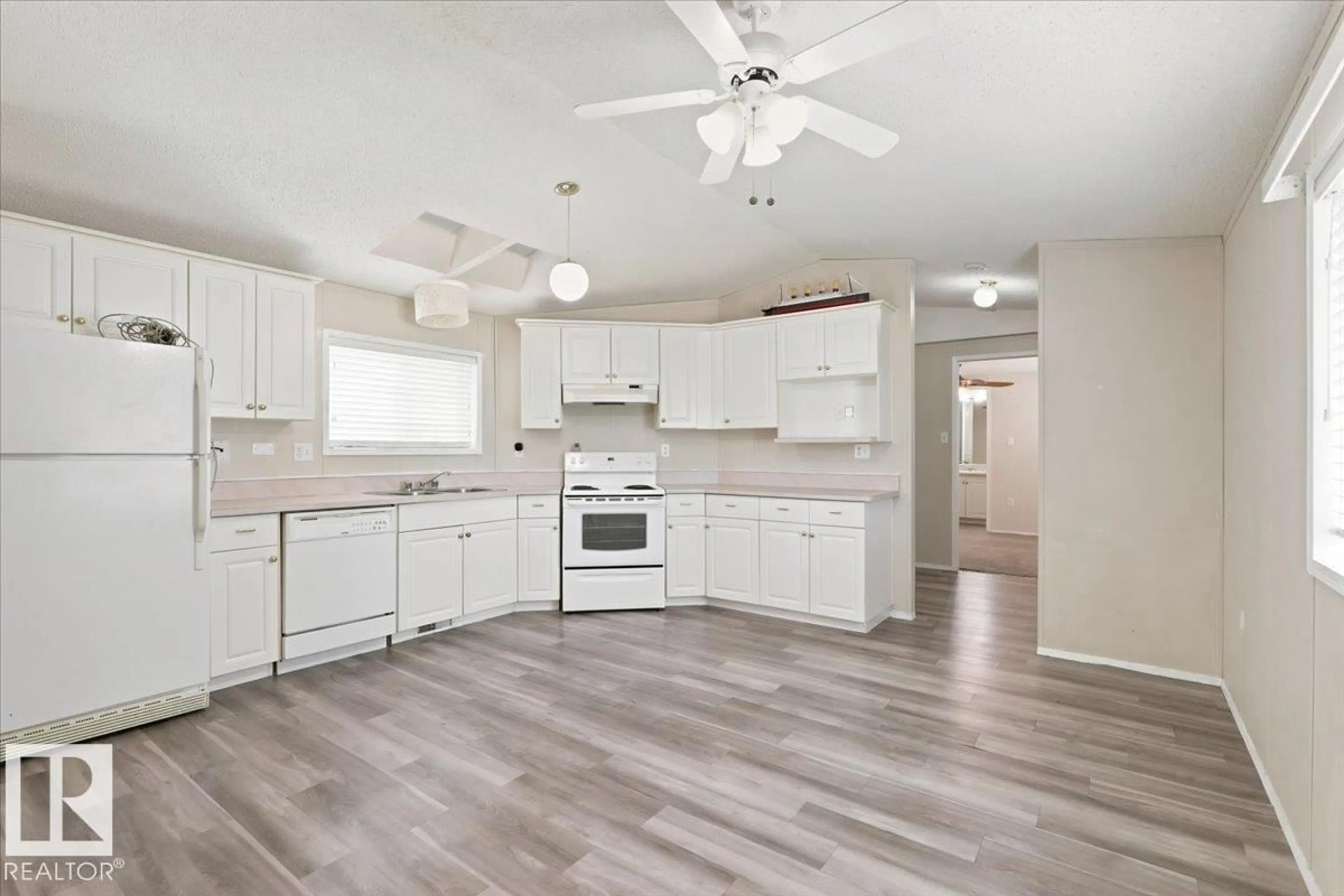Open concept kitchen, unknown for 96 WILLOW PARK ES, Leduc Alberta T9E5R6