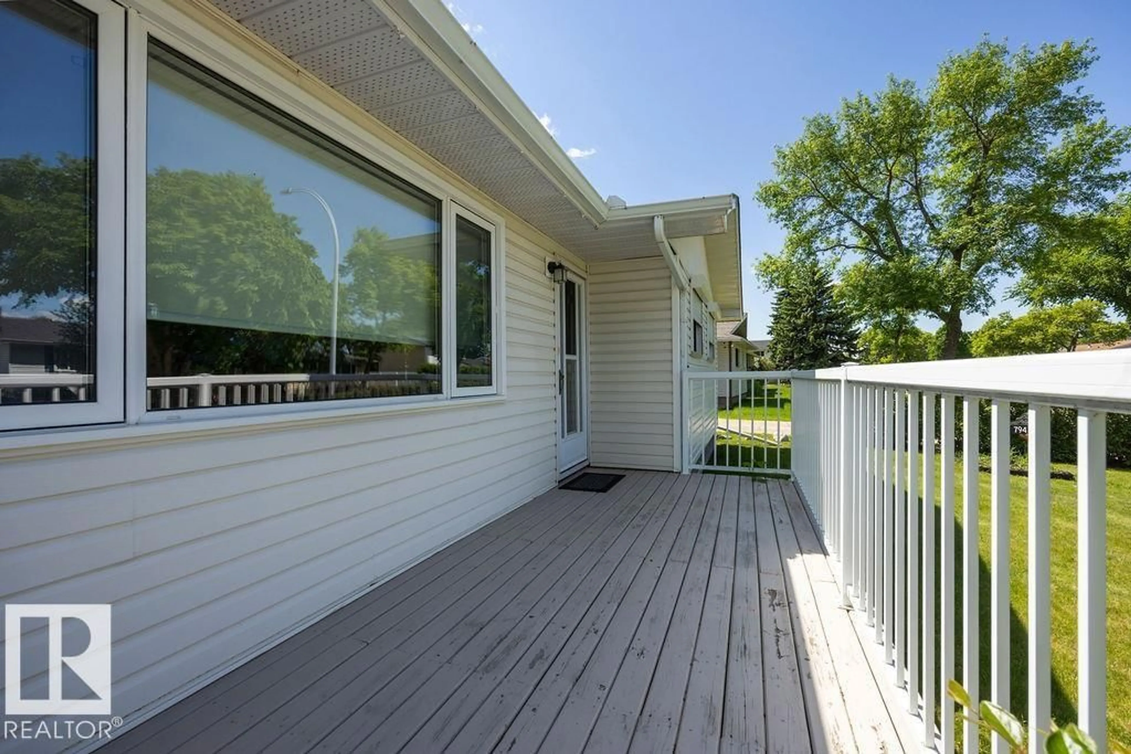Patio, unknown for 794 BIRCH AV, Sherwood Park Alberta T8A1X3