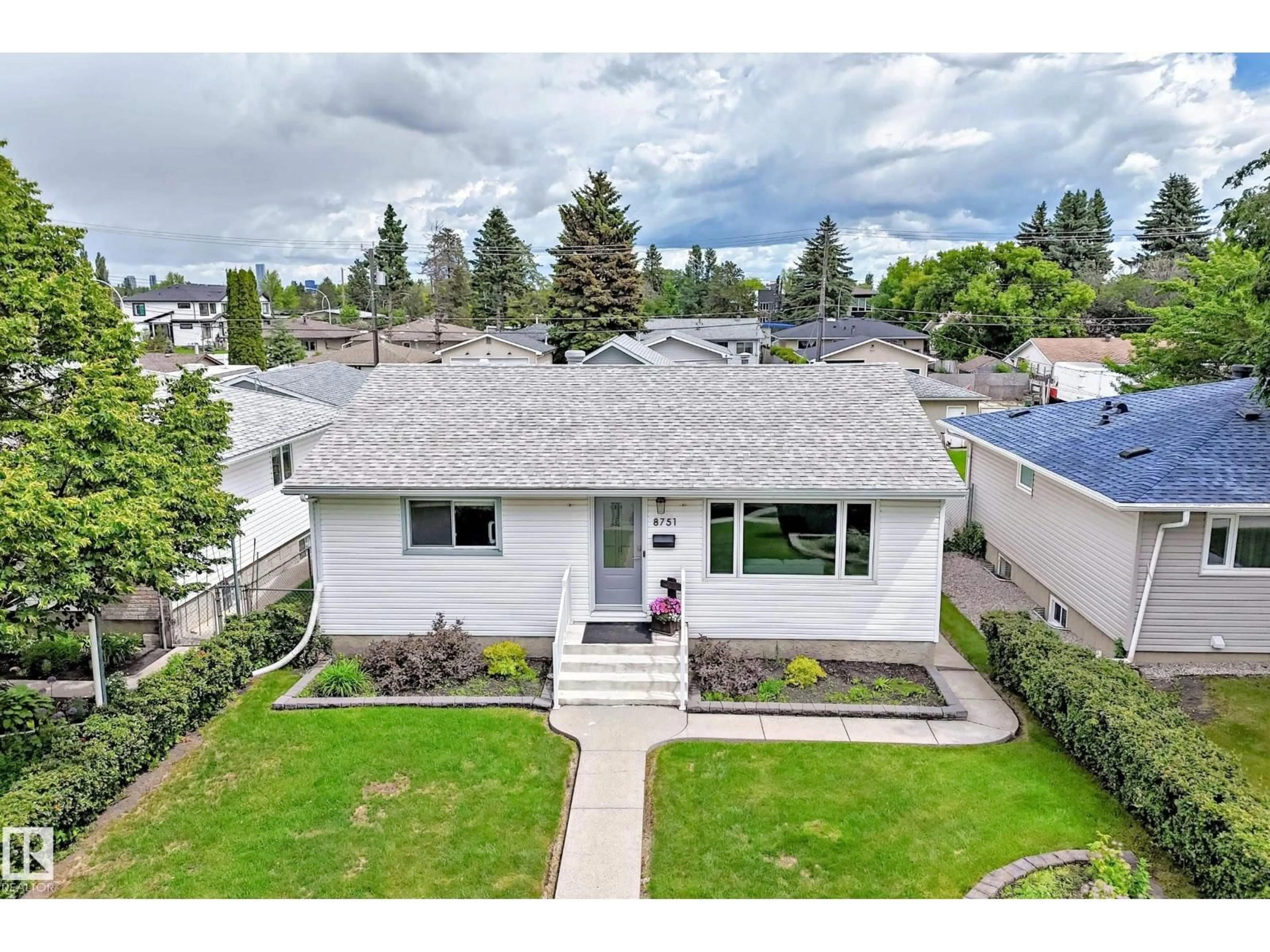A pic from outside/outdoor area/front of a property/back of a property/a pic from drone, street for NW - 8751 155 ST, Edmonton Alberta T5R1W1