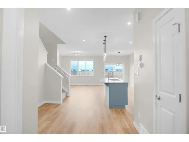 20924 16 AV, Edmonton 3