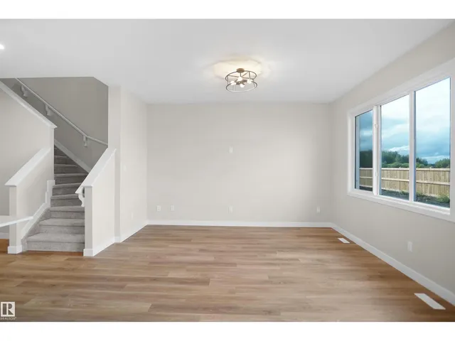 20924 16 AV, Edmonton 4