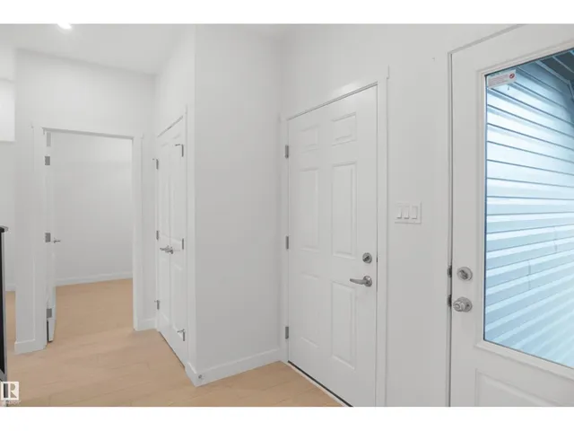 NW - 20928 16 AV, Edmonton 2