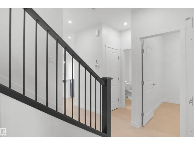 NW - 20928 16 AV, Edmonton 3