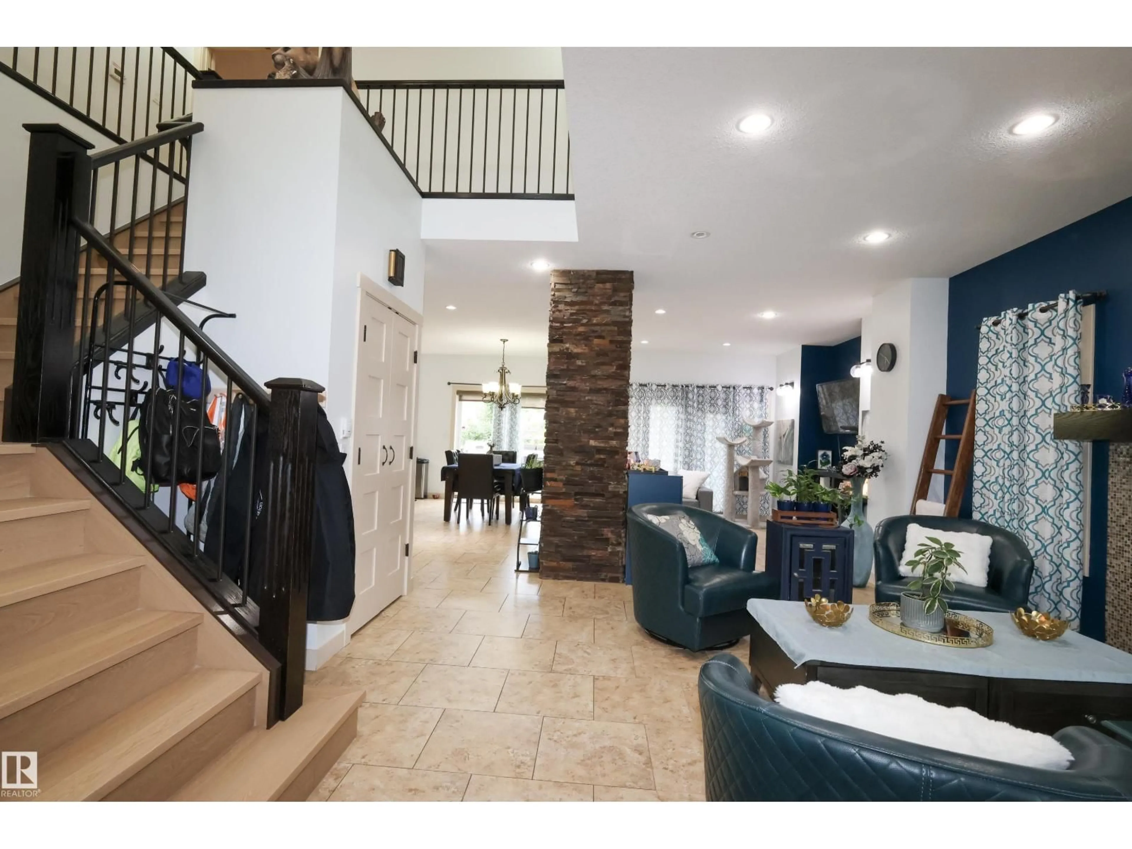 Indoor foyer for 9720 102 AV, Morinville Alberta T8R0C8