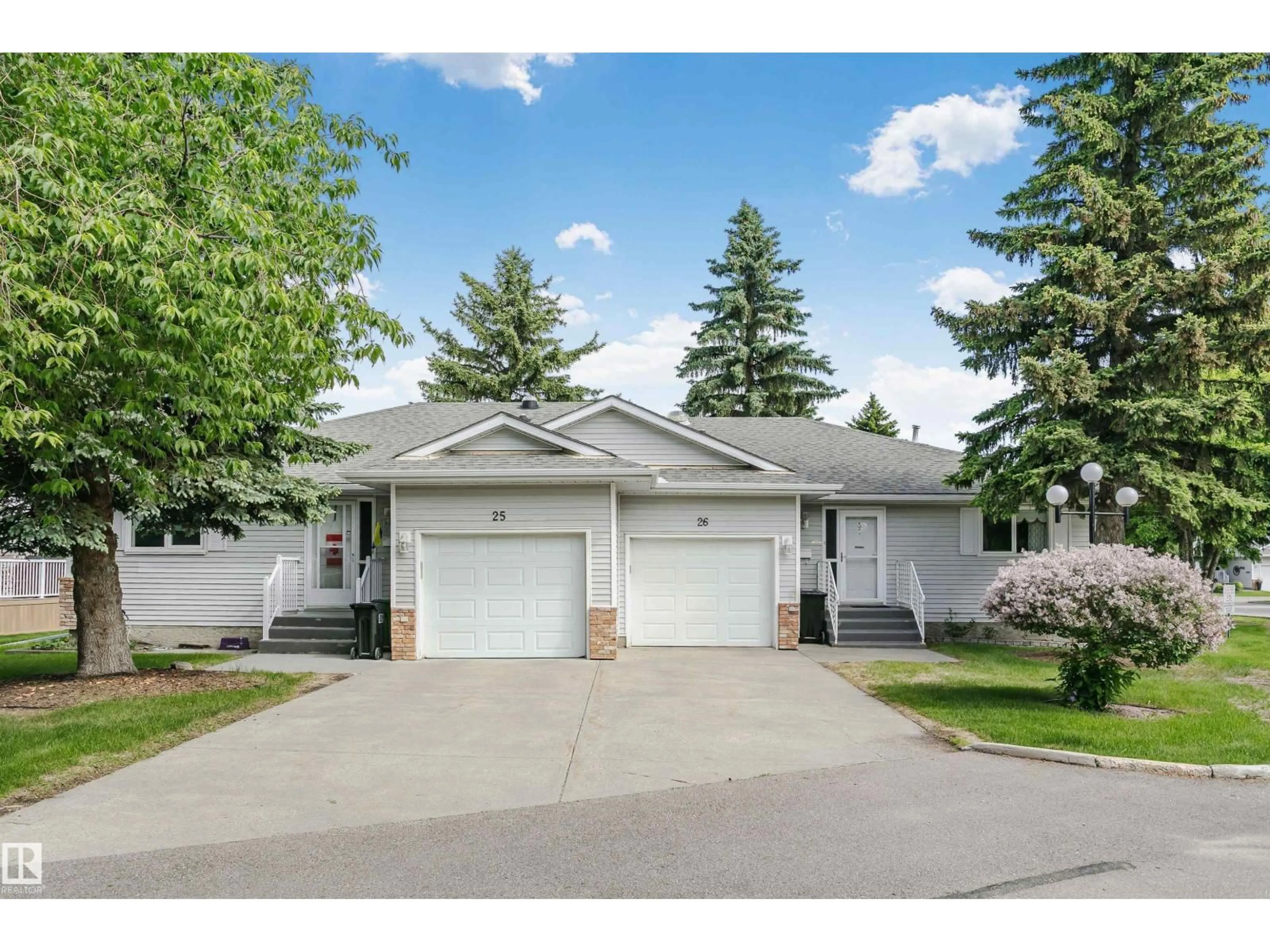 Home with vinyl exterior material, street for 26 - 1650 42 ST, Edmonton Alberta T6L5P4