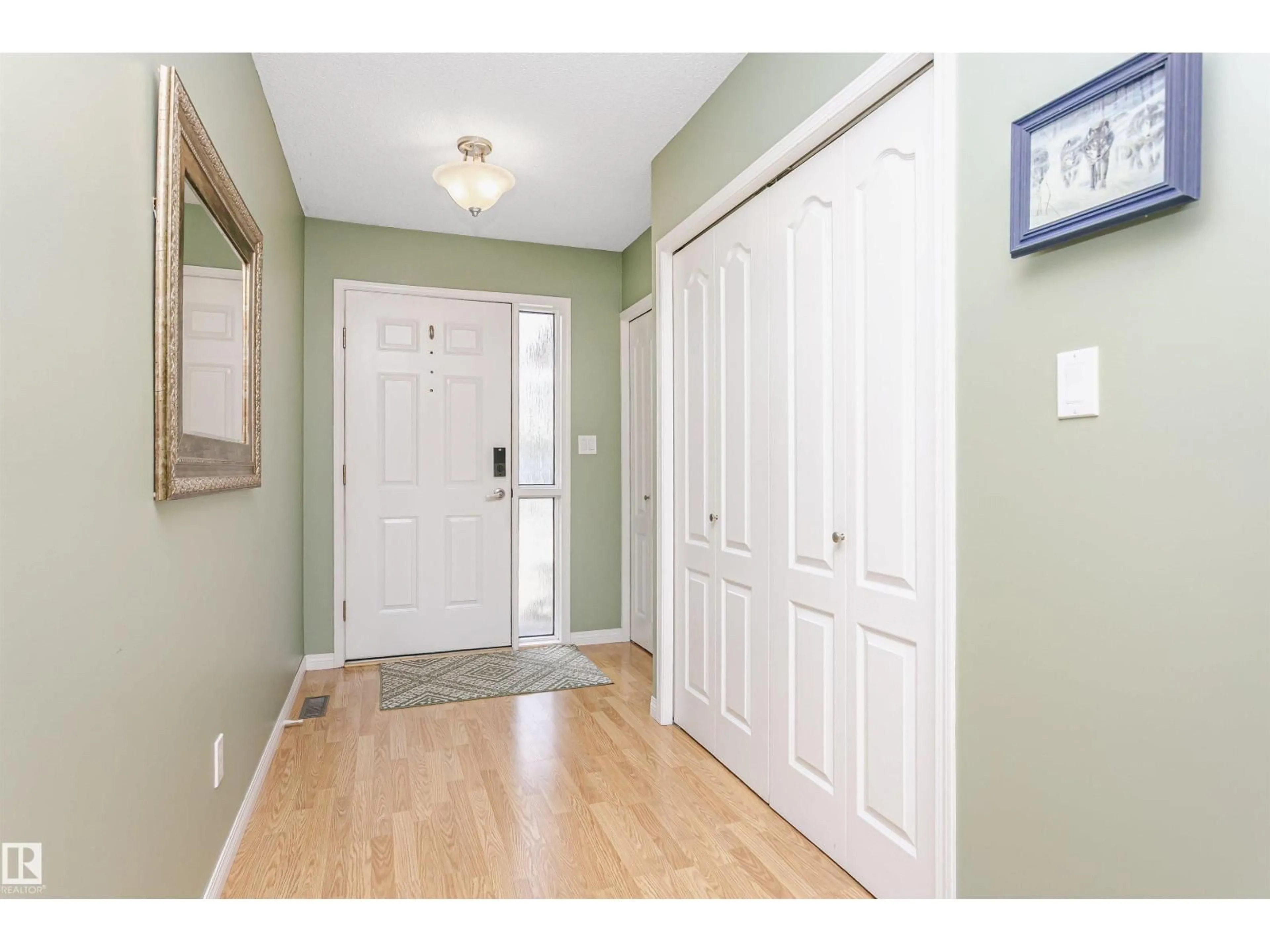 Indoor entryway for 26 - 1650 42 ST, Edmonton Alberta T6L5P4