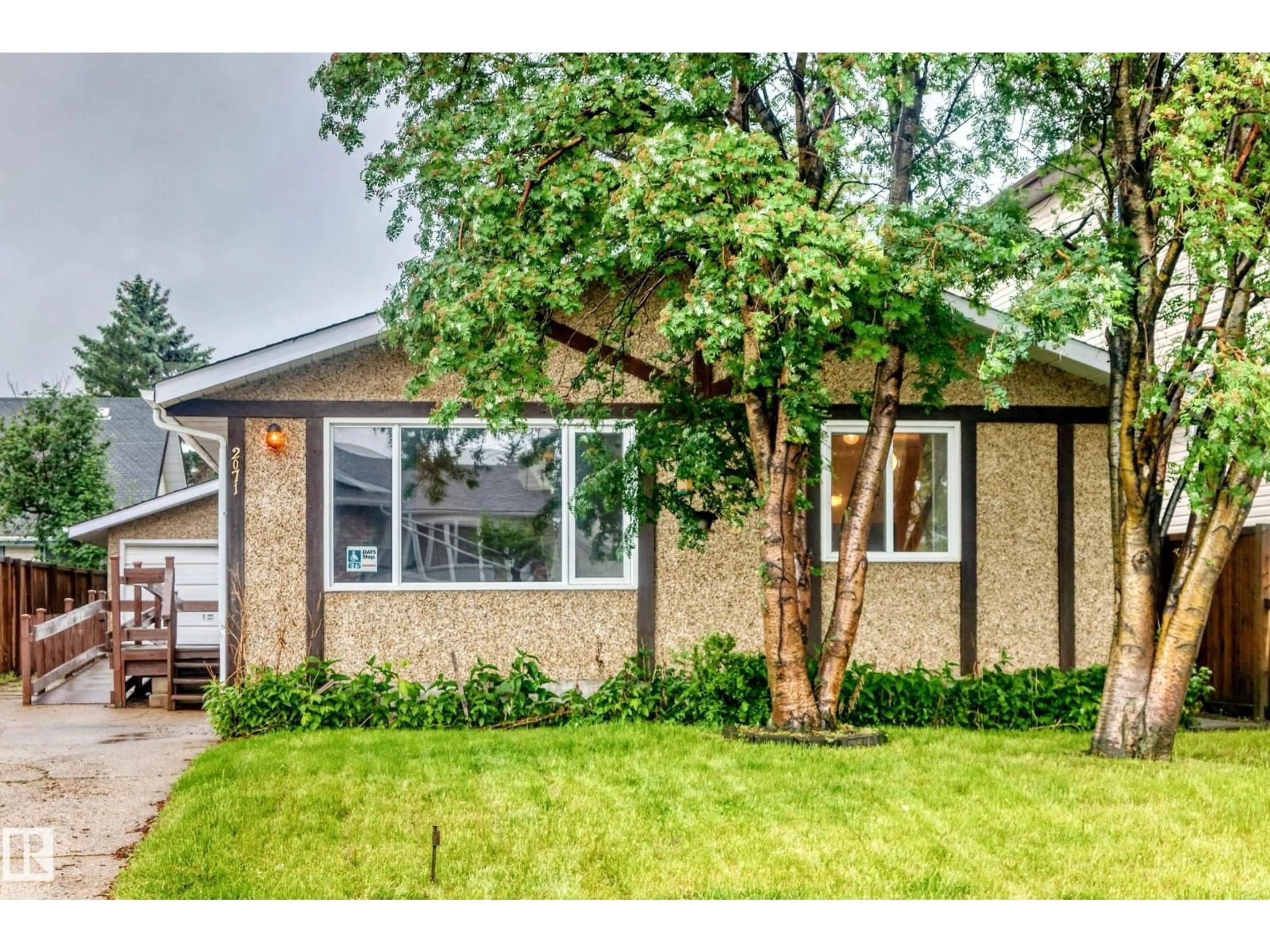 Unknown for 2071 49A ST, Edmonton Alberta T6L2W9