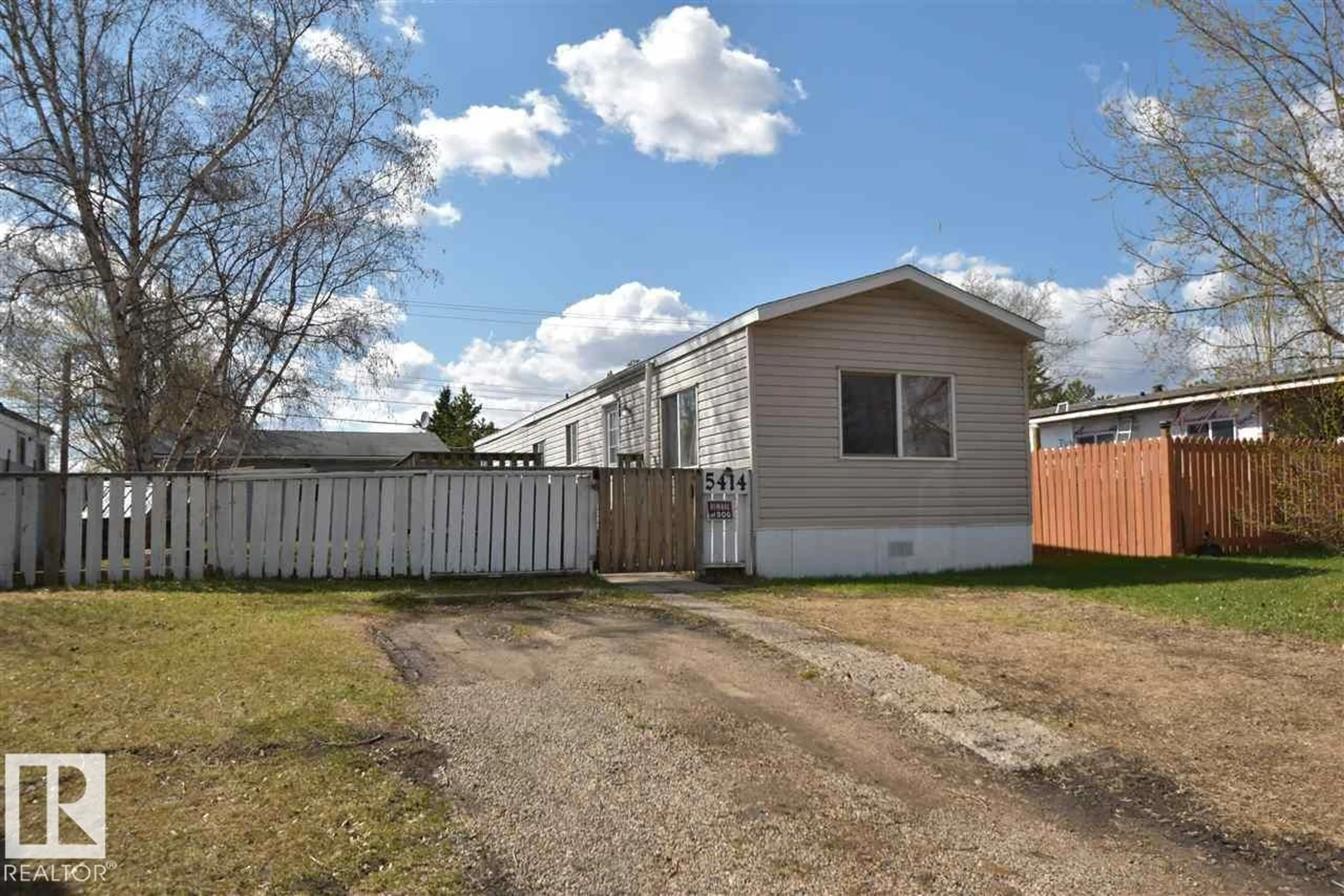 Shed for 5414 54 STREET, St. Paul Town Alberta T0A3A3