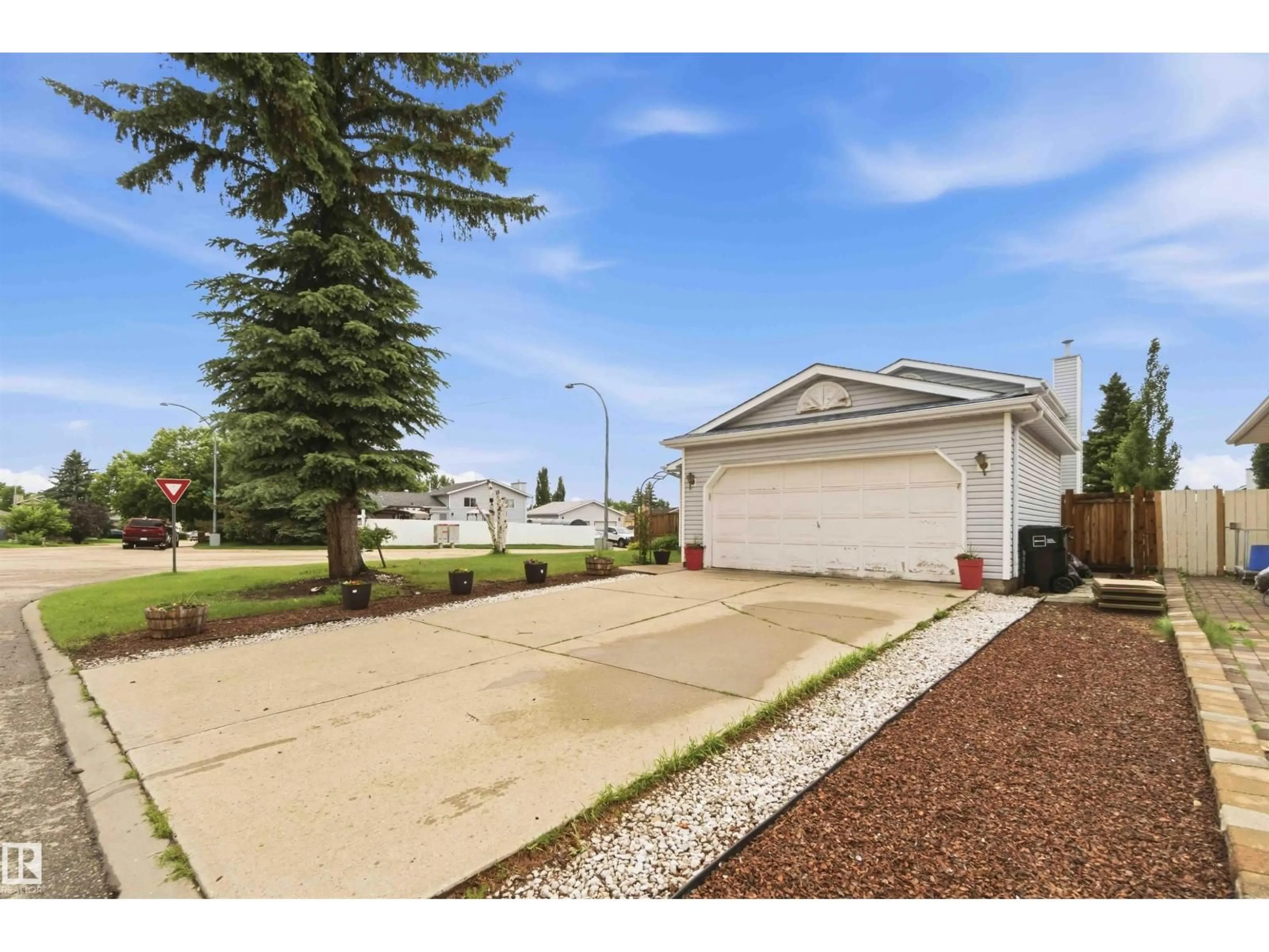 Unknown for 4428 11A AV, Edmonton Alberta T6L6M4