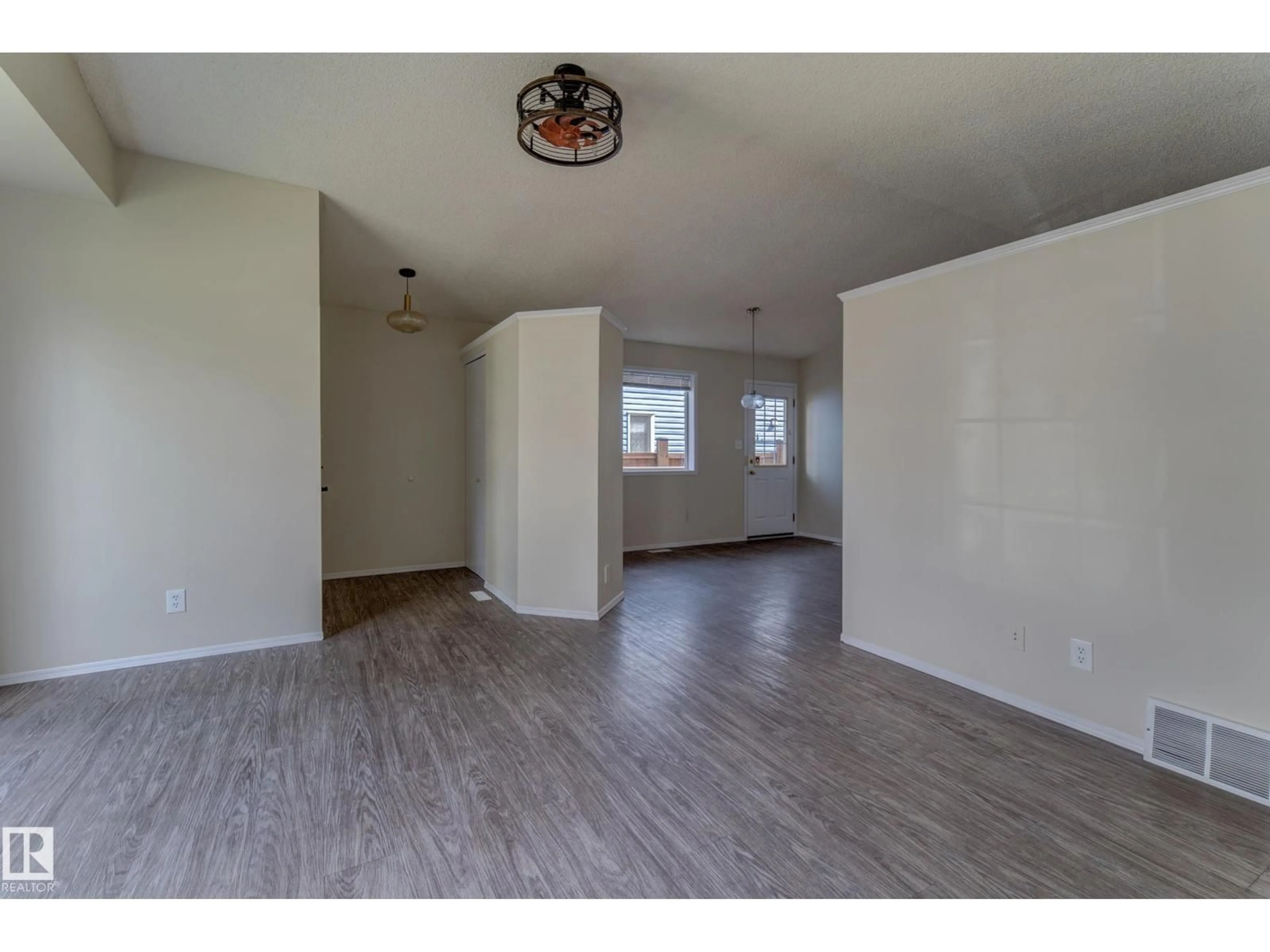 A pic of a room for 1523 JARVIS CR, Edmonton Alberta T6L6S4