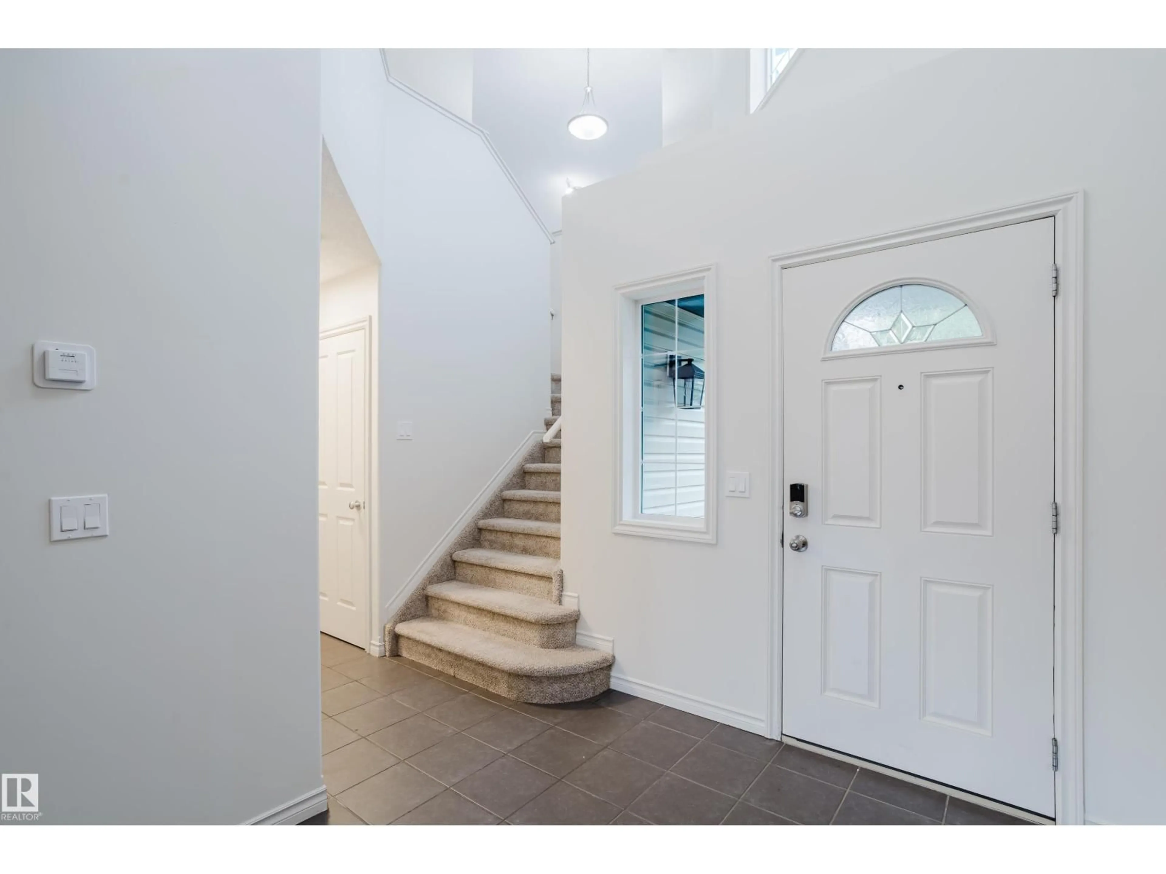 Indoor entryway for NW - 4607 205 ST, Edmonton Alberta T6M0E3