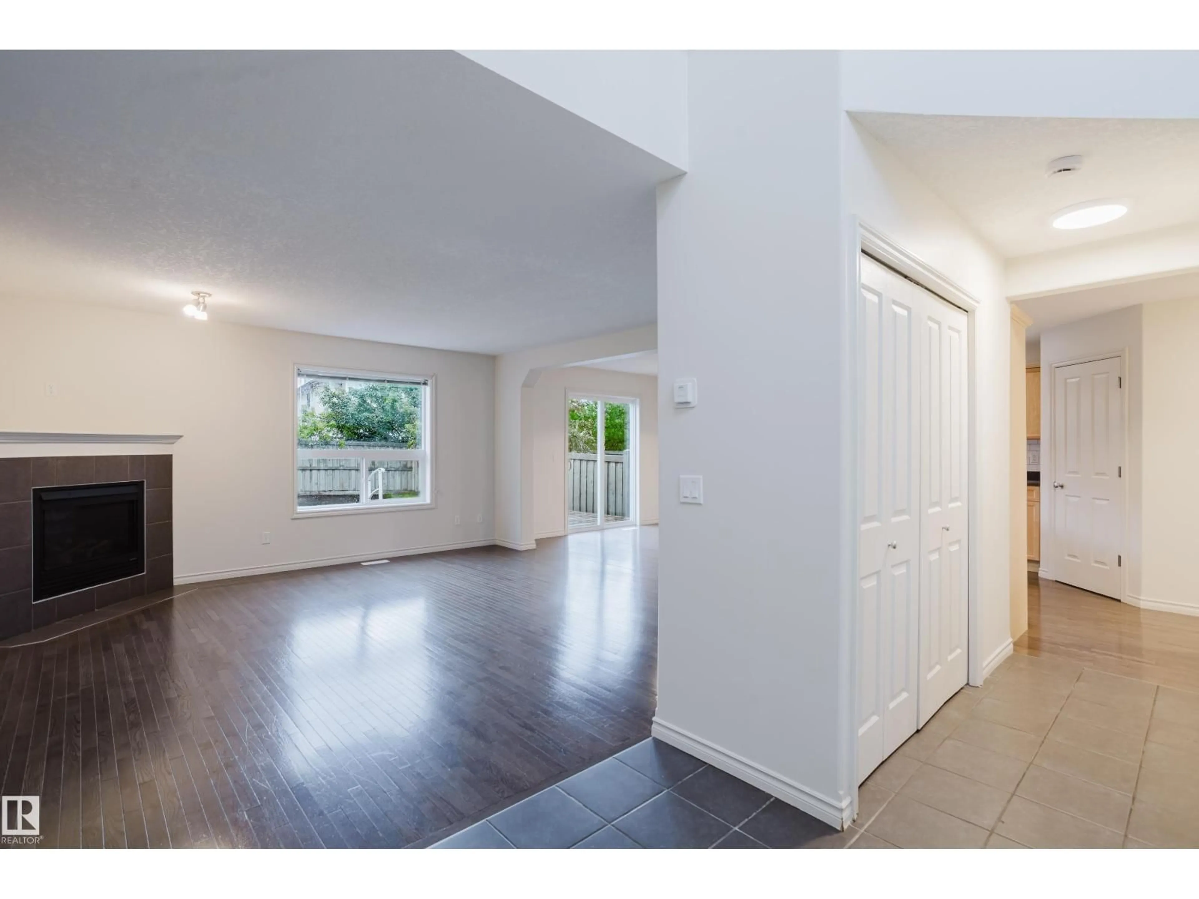 Indoor entryway for NW - 4607 205 ST, Edmonton Alberta T6M0E3