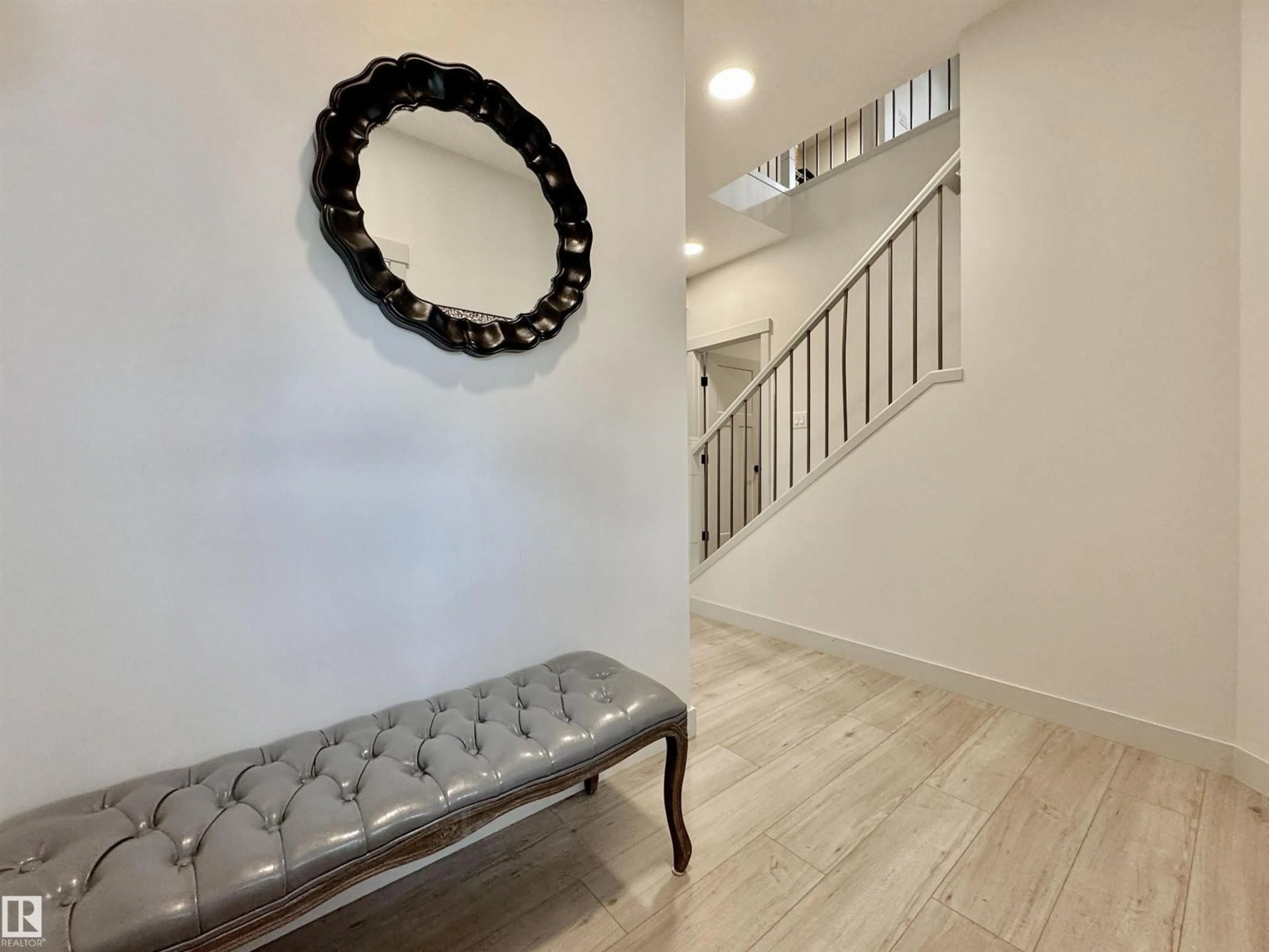Indoor entryway for 33 SUMAC CL, Fort Saskatchewan Alberta T8H0Z9