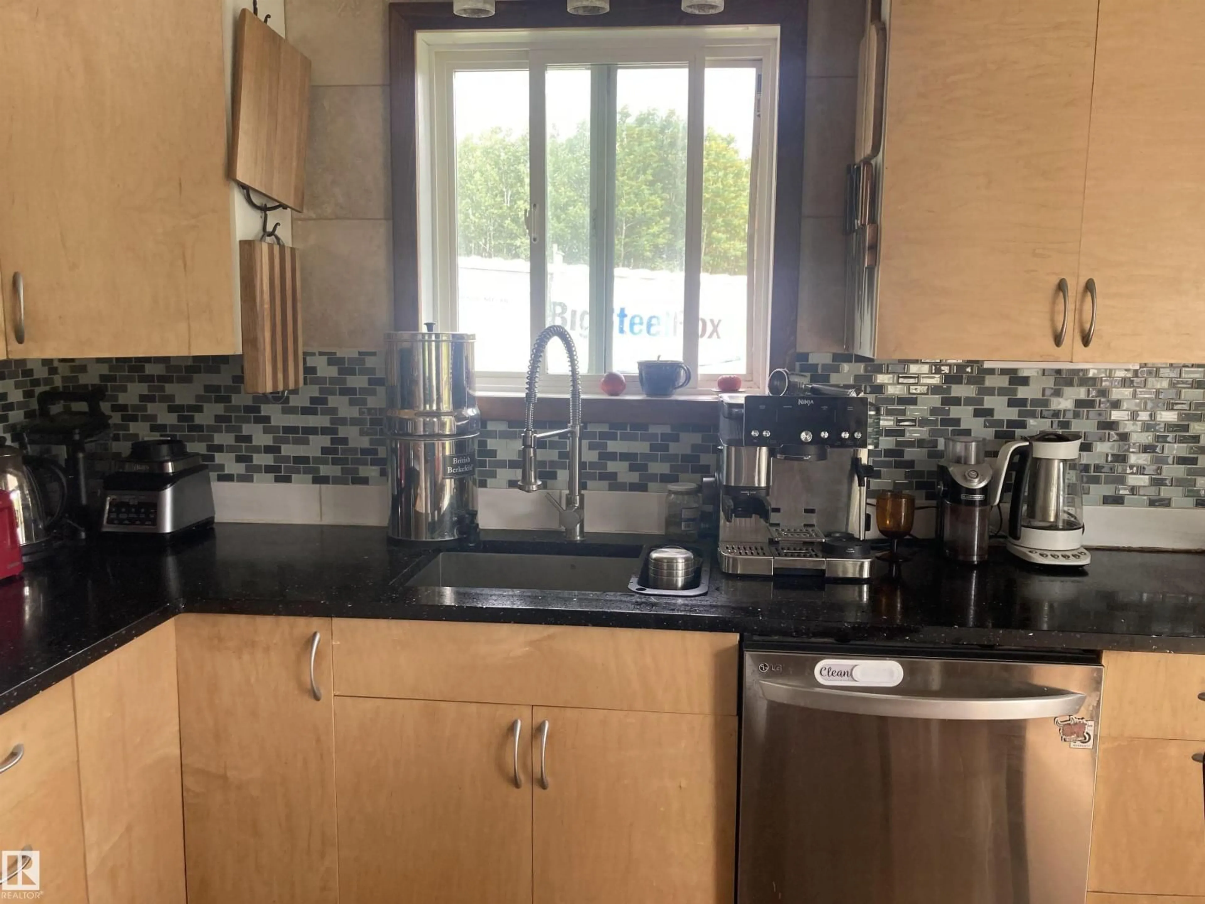 Standard kitchen, unknown for 6129 TWP ROAD 540, Rural Lac Ste. Anne County Alberta T0E0L0