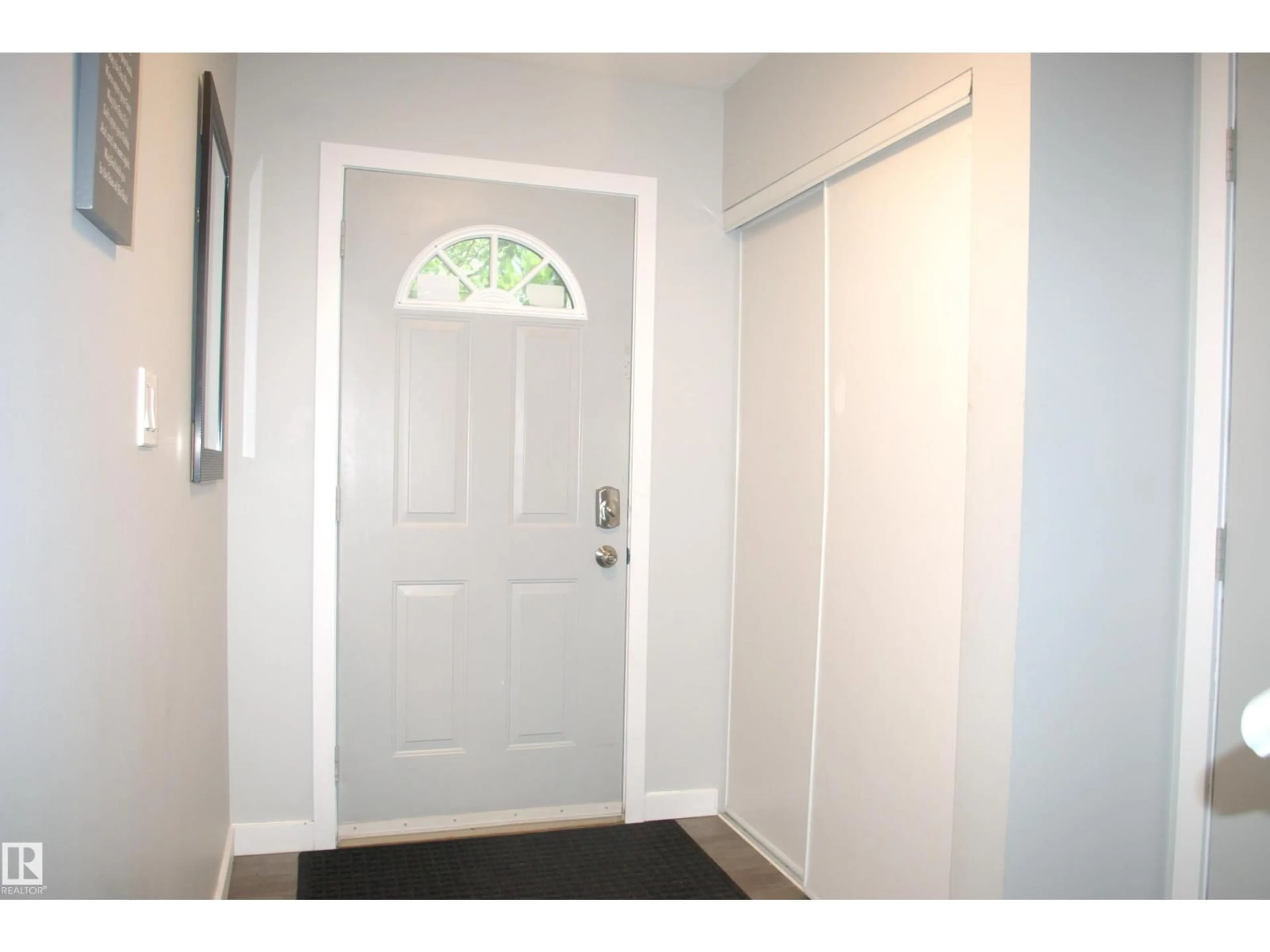 Indoor entryway for #27 - 9505 176 ST, Edmonton Alberta T5T5Z4