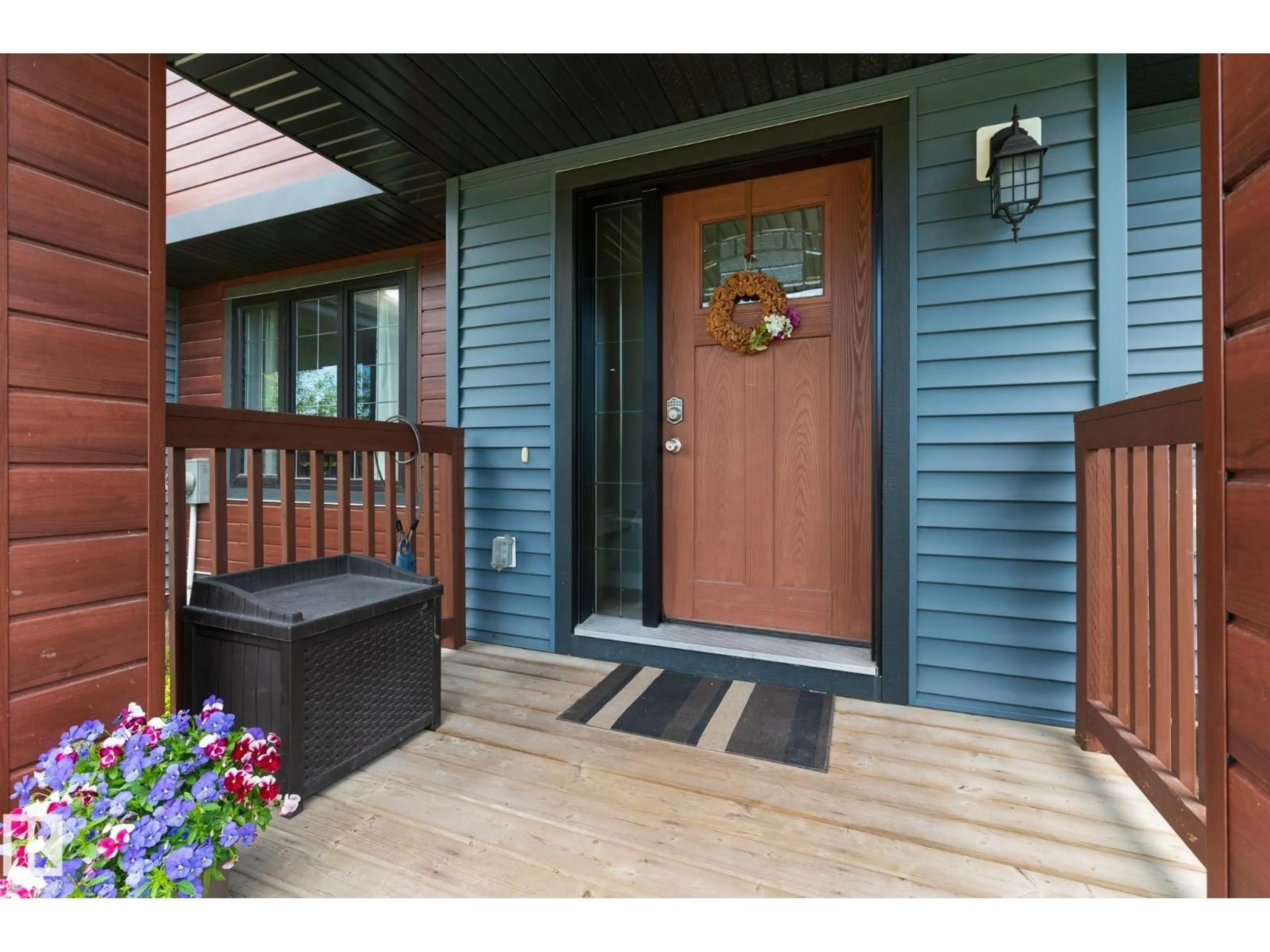 Indoor entryway for 54 TONEWOOD BV, Spruce Grove Alberta T7X0W7