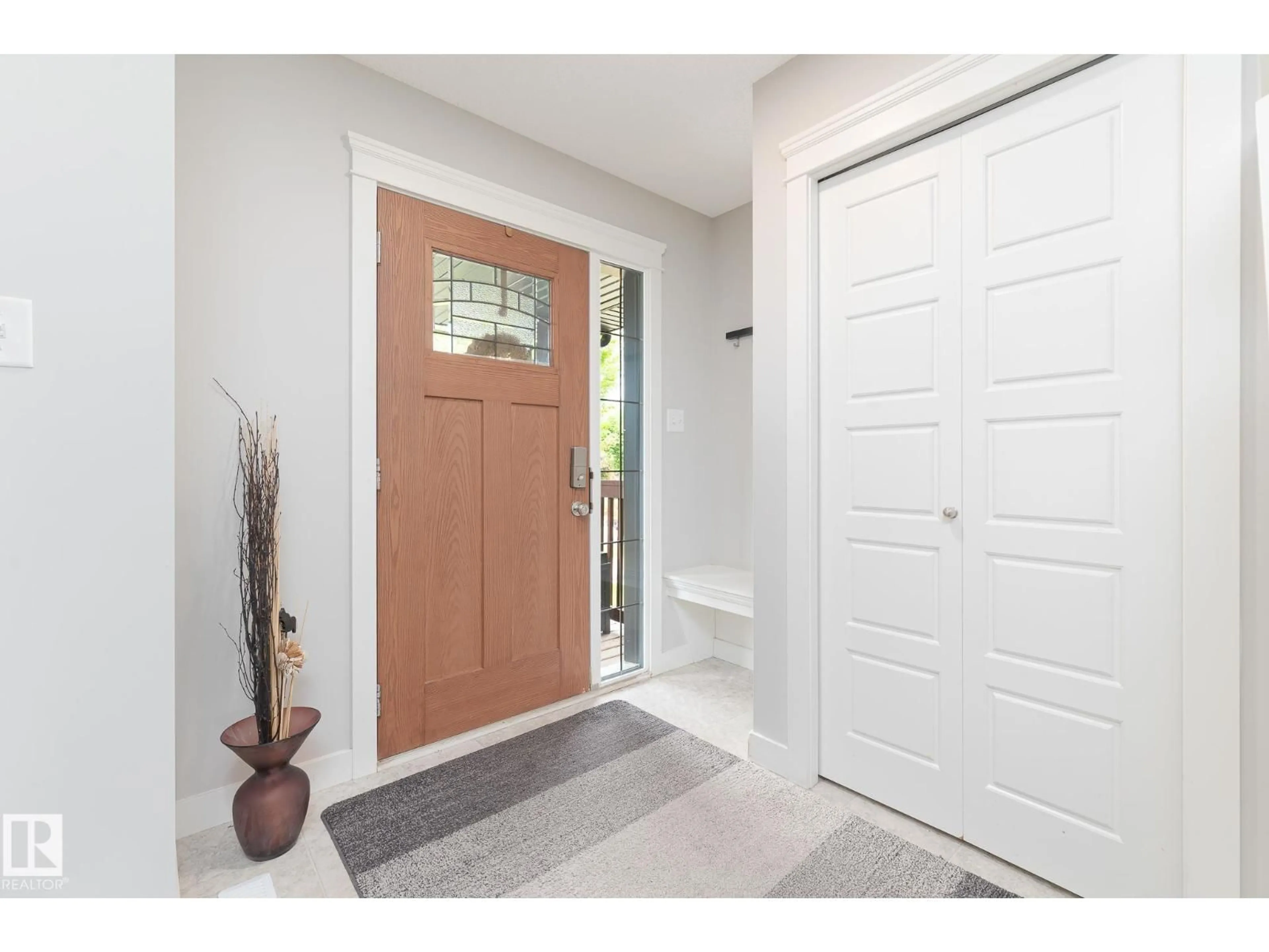 Indoor entryway for 54 TONEWOOD BV, Spruce Grove Alberta T7X0W7
