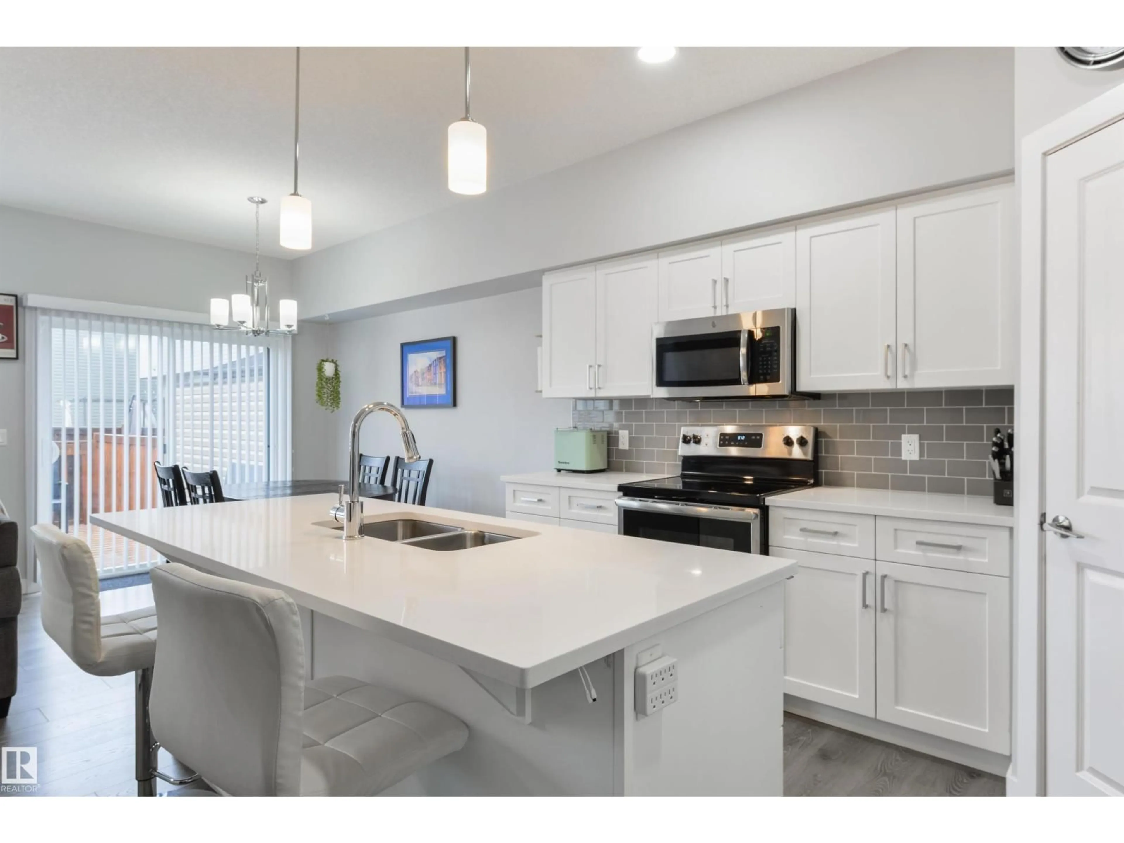 Open concept kitchen, ceramic/tile floor for 8 HALLADAY BV, Spruce Grove Alberta T7X0P5