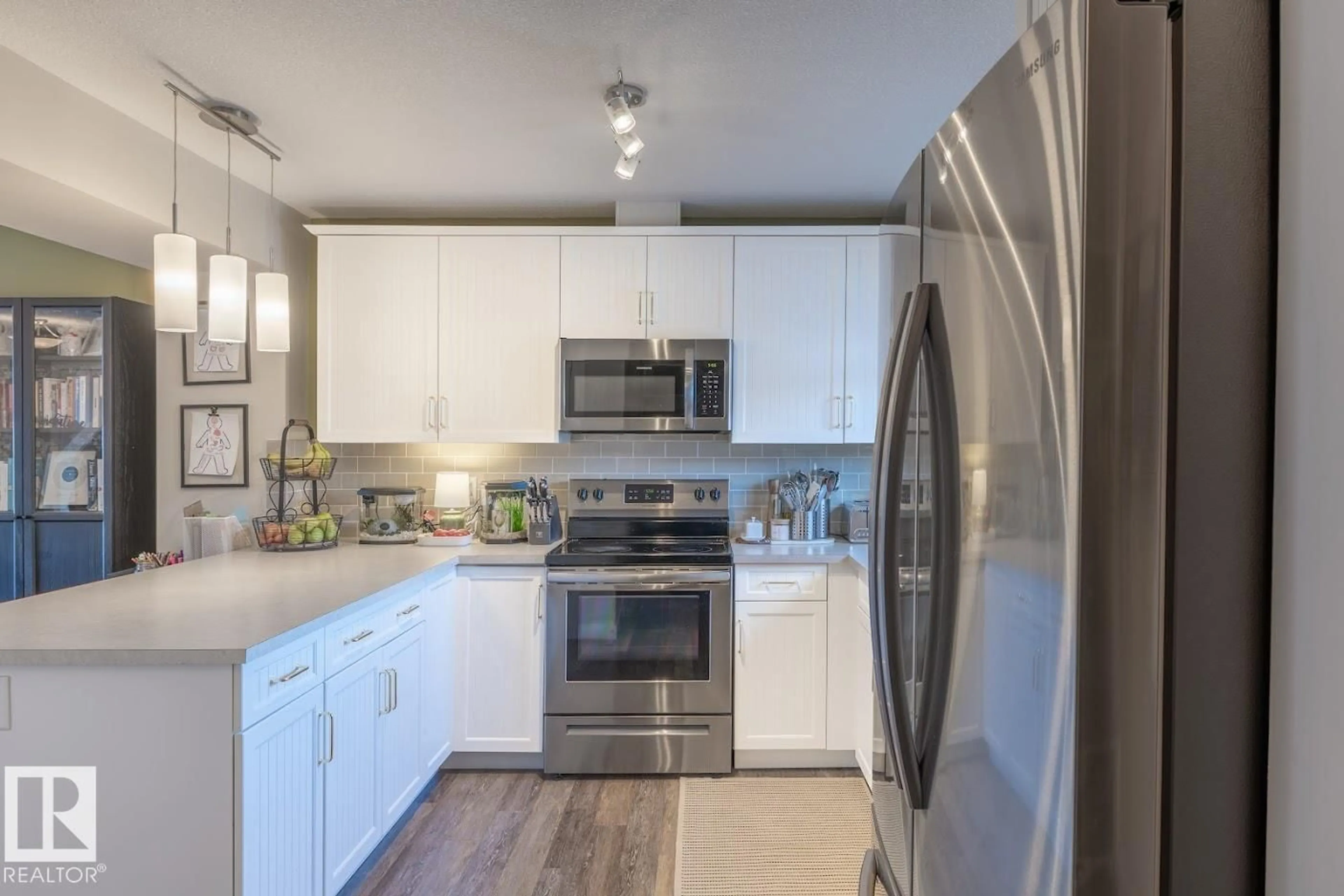 Unknown for 565 CHAPPELLE DR, Edmonton Alberta T6W2B5