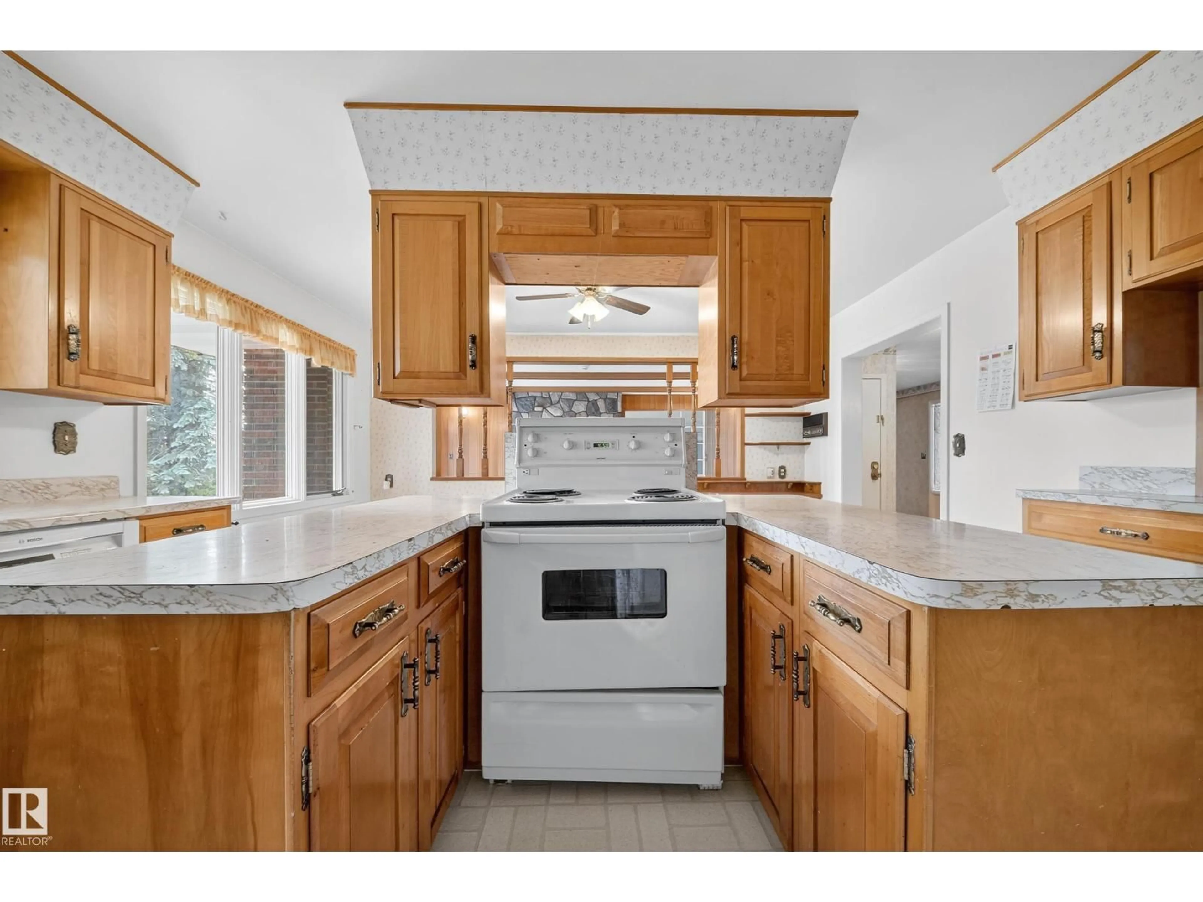 Standard kitchen, ceramic/tile floor for 707 65 AV, Edmonton Alberta T6P1S1