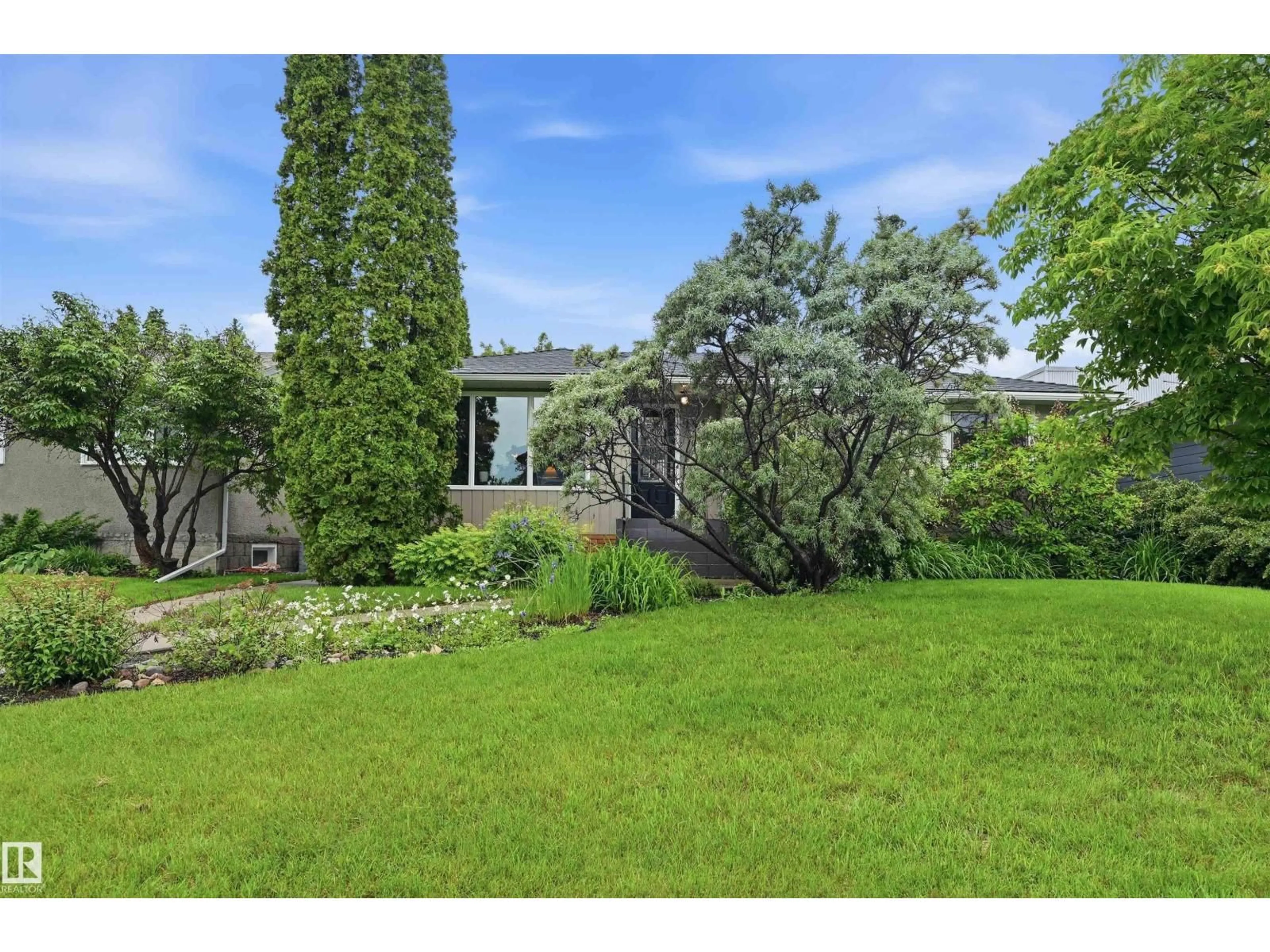 A pic from outside/outdoor area/front of a property/back of a property/a pic from drone, unknown for NW - 9616 146 ST, Edmonton Alberta T5N2Z1