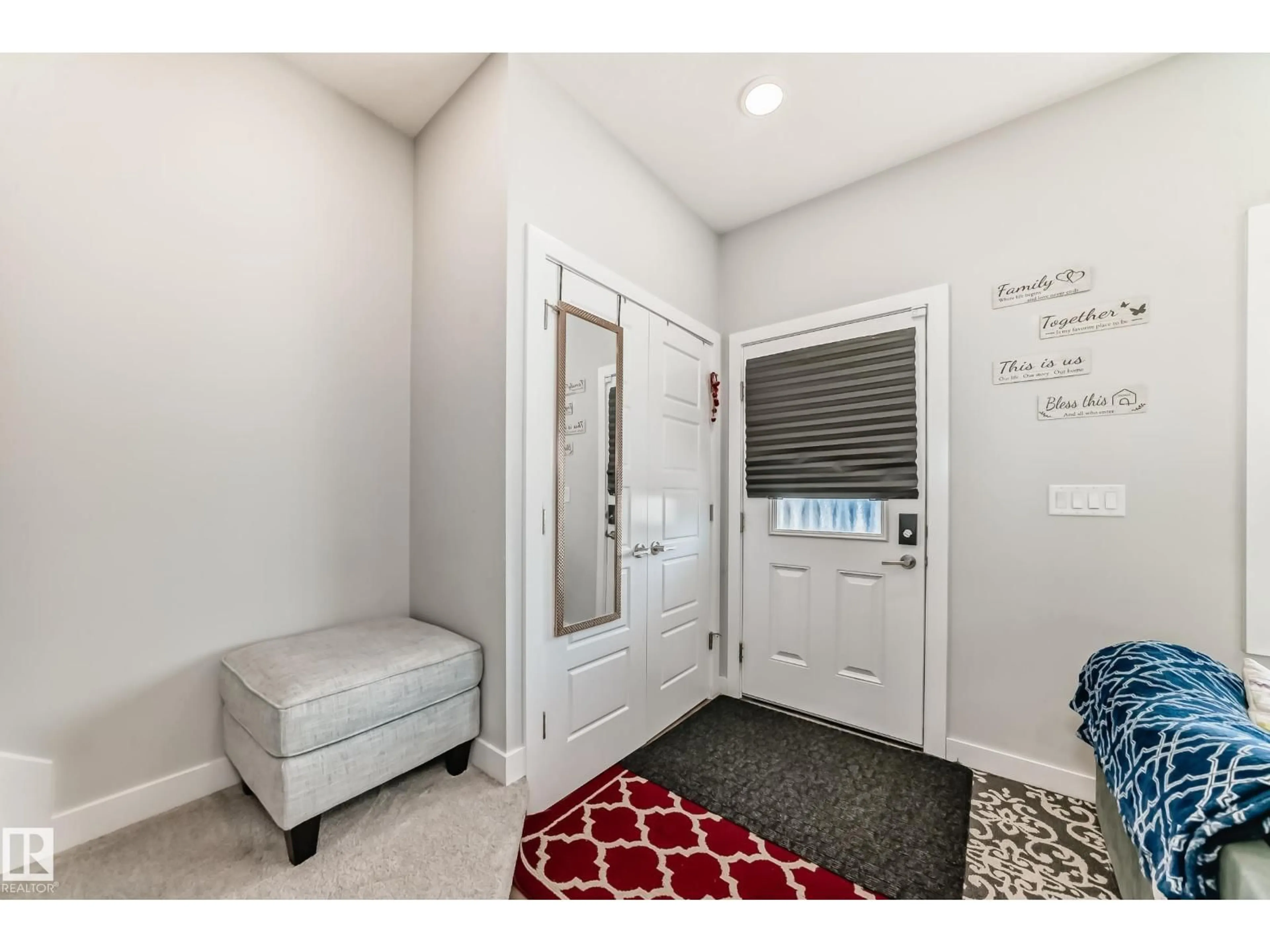 Indoor entryway for 572 GLENRIDDING RAVINE DR, Edmonton Alberta T6W4P1