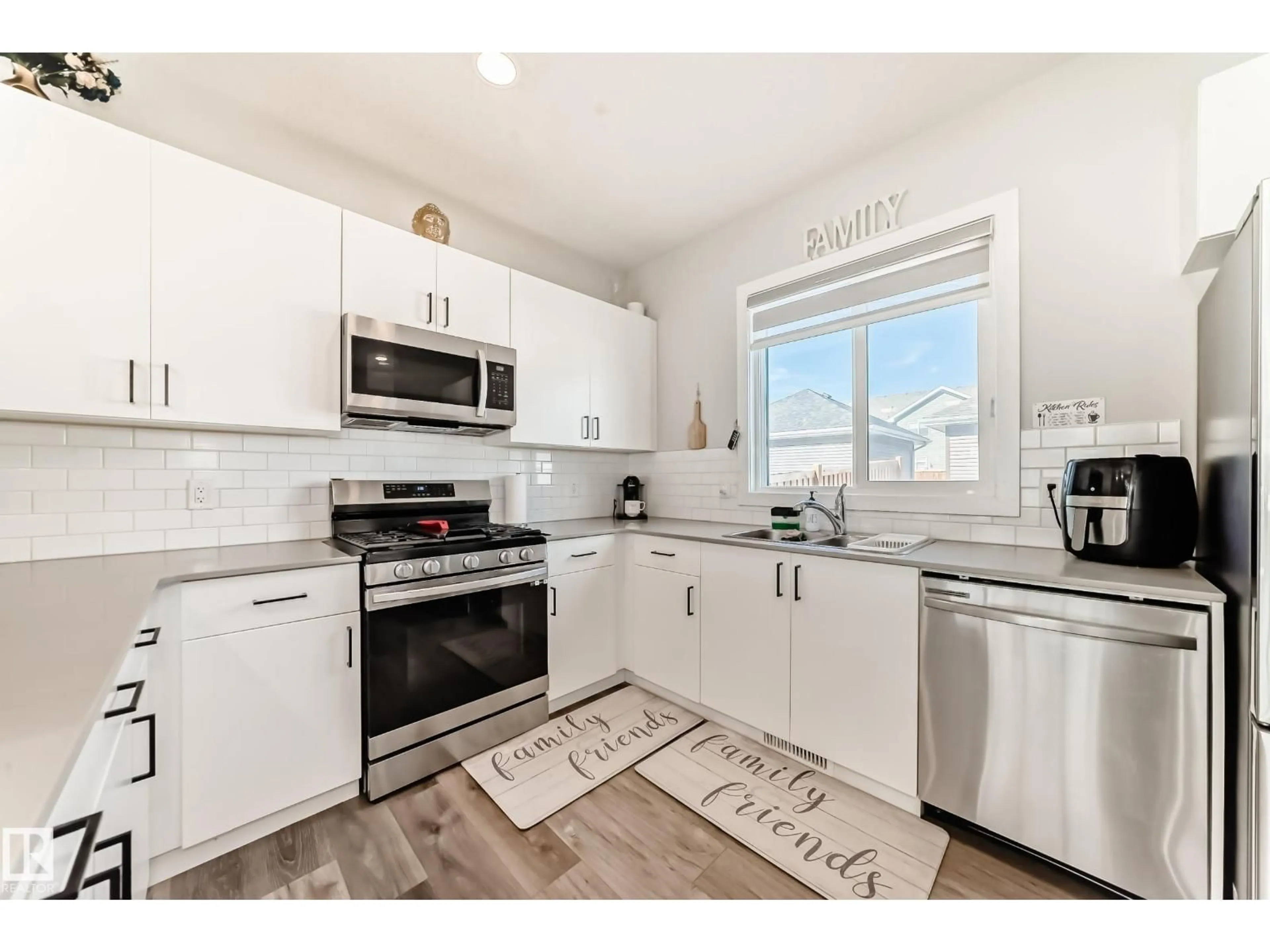 Open concept kitchen, unknown for 572 GLENRIDDING RAVINE DR, Edmonton Alberta T6W4P1