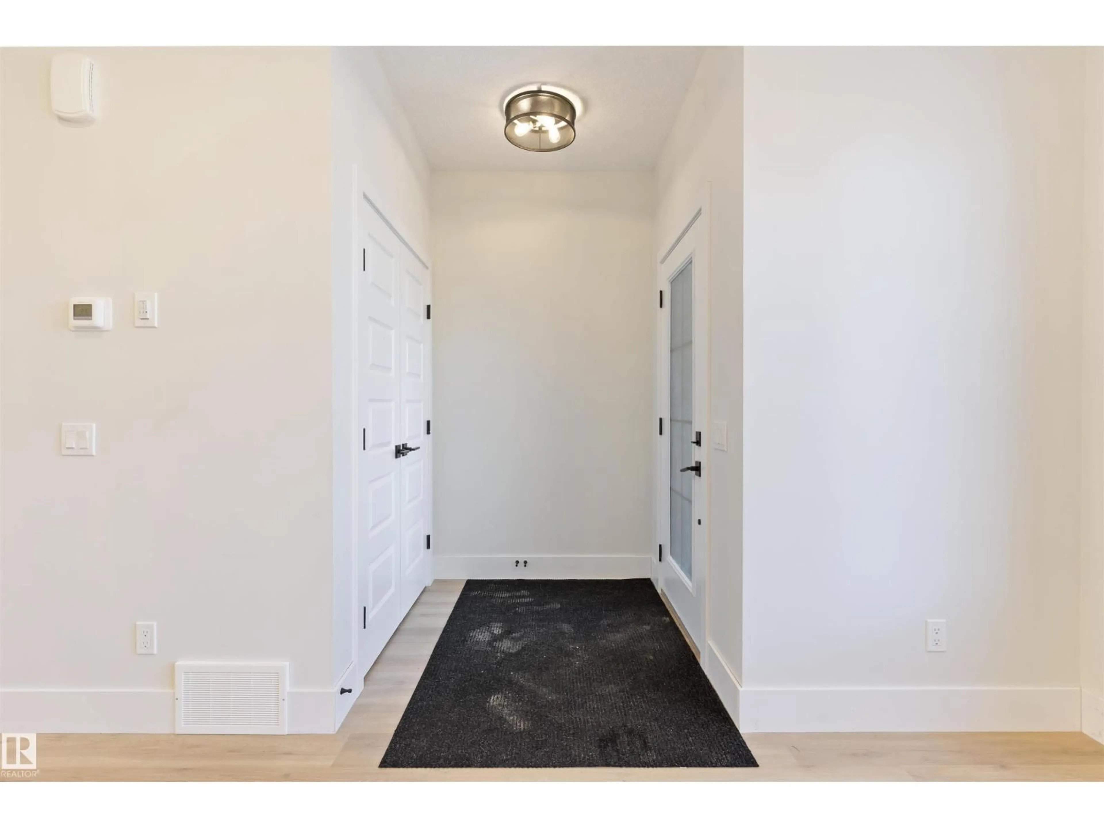 Indoor entryway for NW - 10419 136 ST, Edmonton Alberta T5N2E7