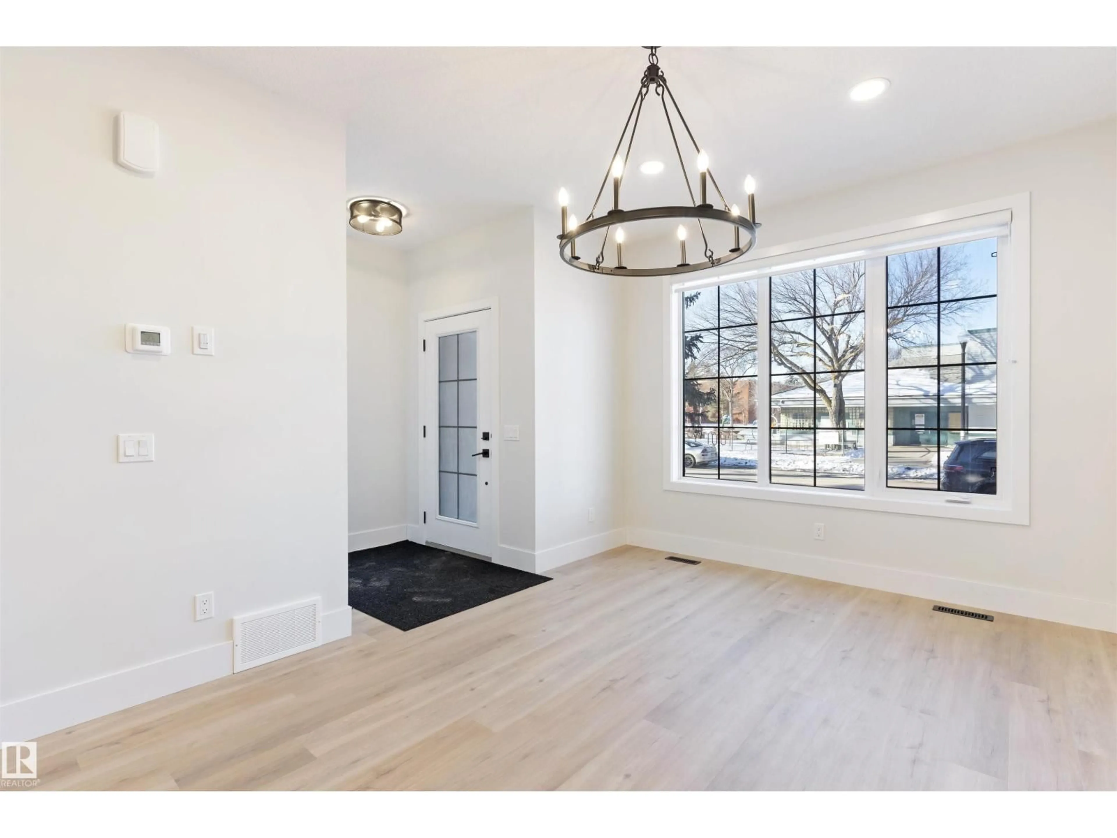 Indoor entryway for NW - 10419 136 ST, Edmonton Alberta T5N2E7