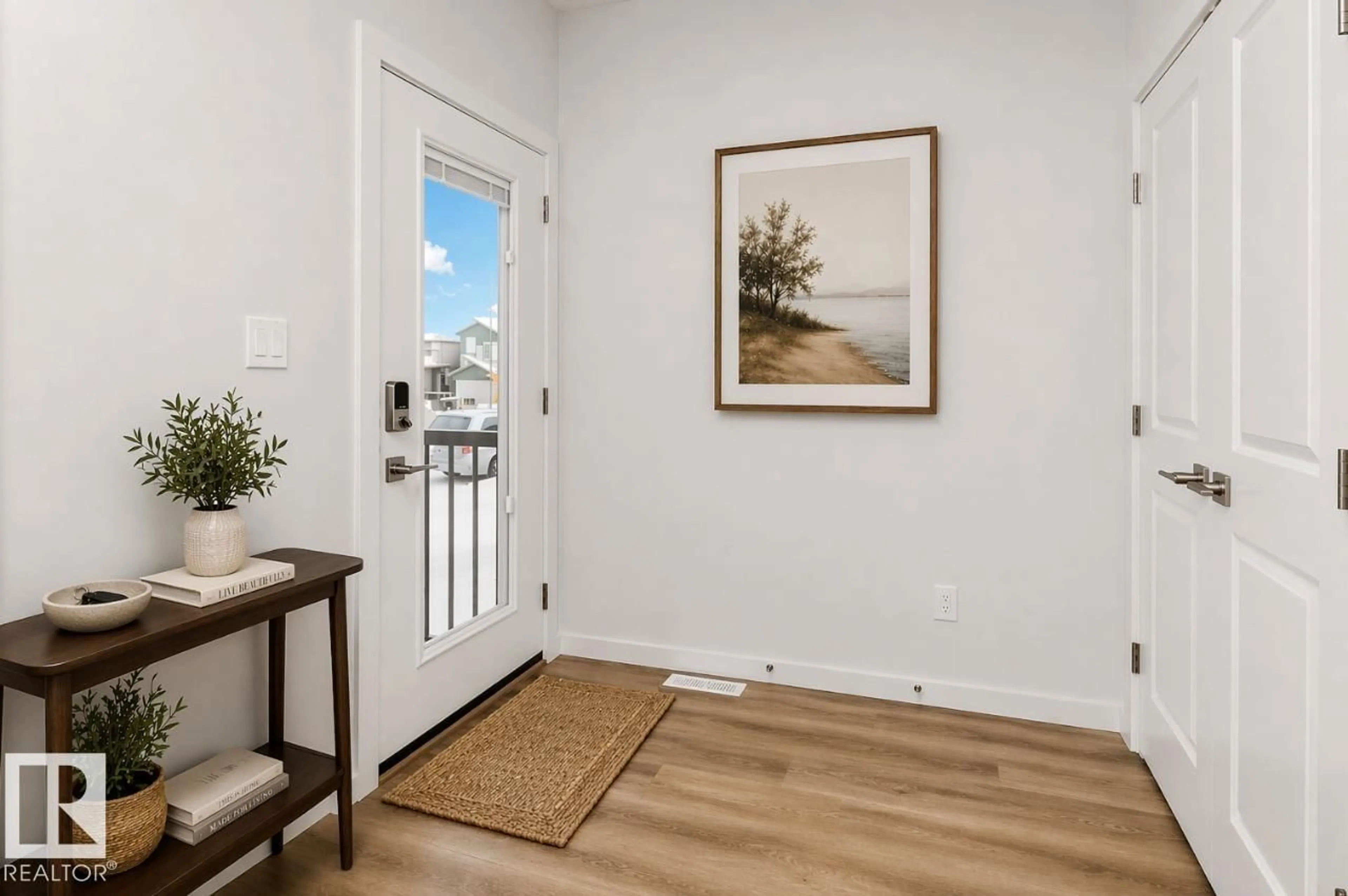 Indoor entryway for 7470 KLAPSTEIN CR, Edmonton Alberta T6W5N8
