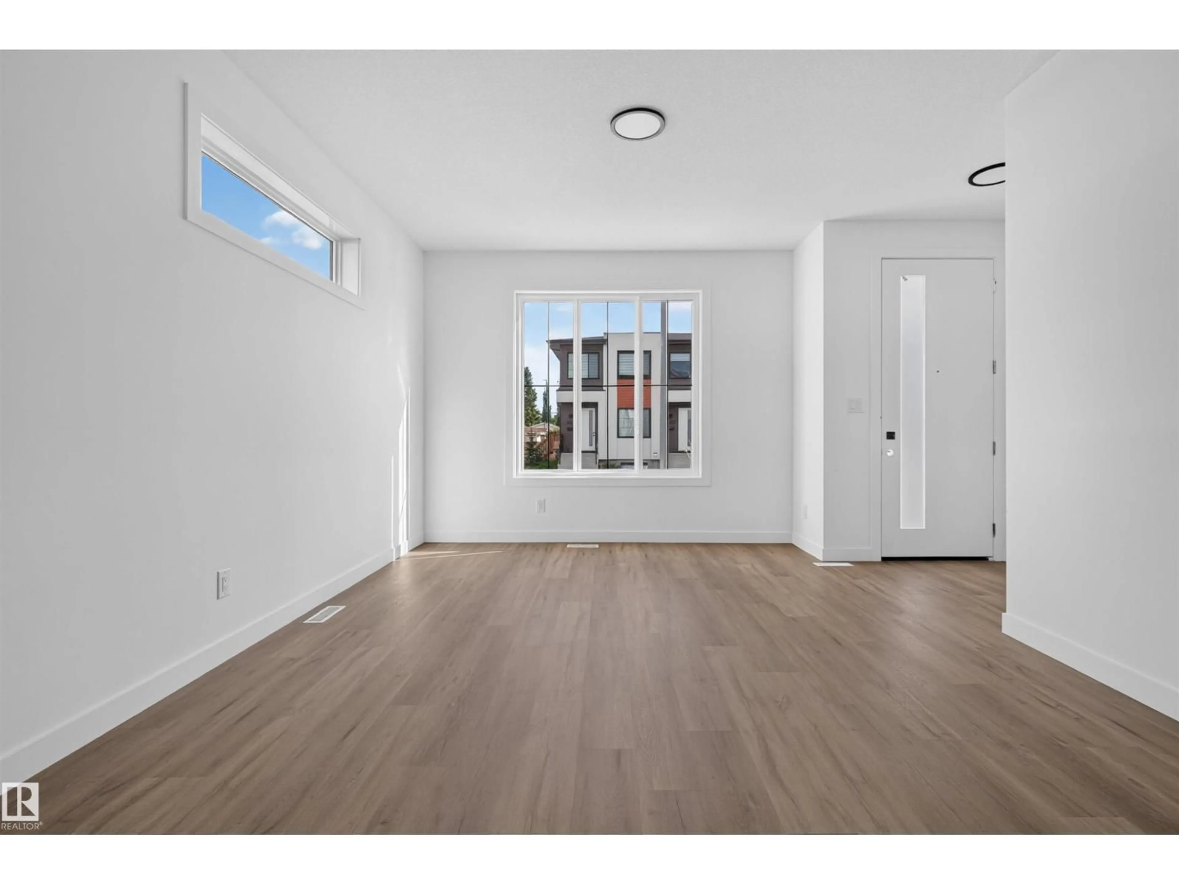 A pic of a room for 14930 94 AV, Edmonton Alberta T5R1G8