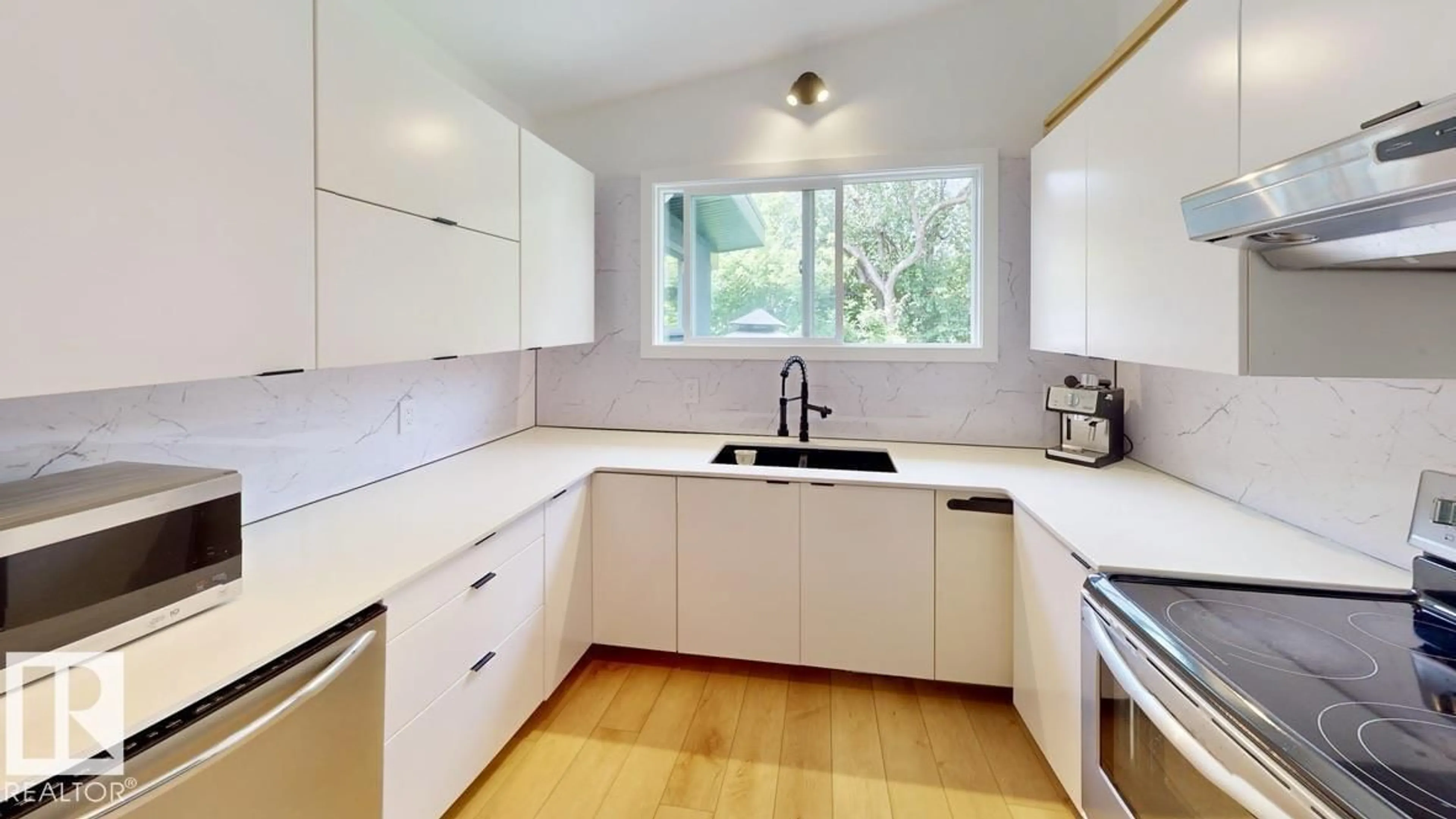 Standard kitchen, unknown for 5 SORREL CR, St. Albert Alberta T8N0K4