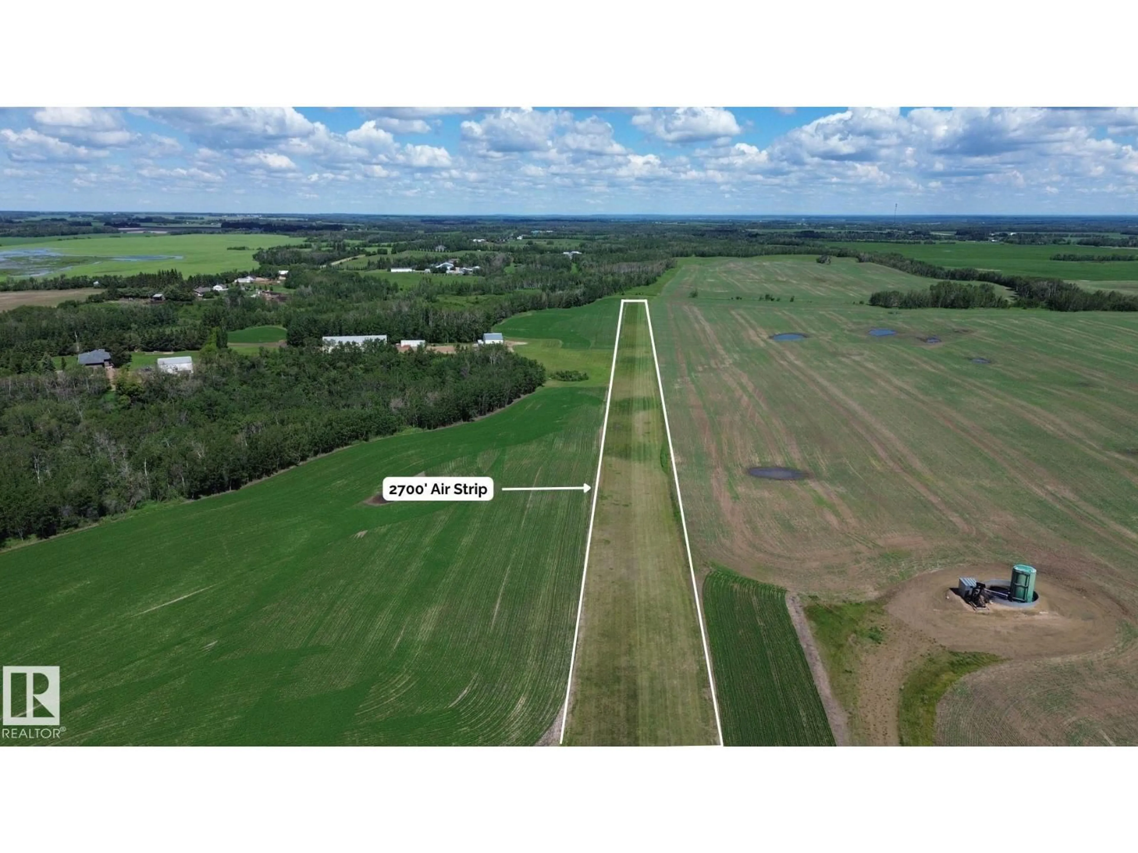 A pic from outside/outdoor area/front of a property/back of a property/a pic from drone, unknown for 56407 RGE ROAD 240, Rural Sturgeon County Alberta T0A0K2