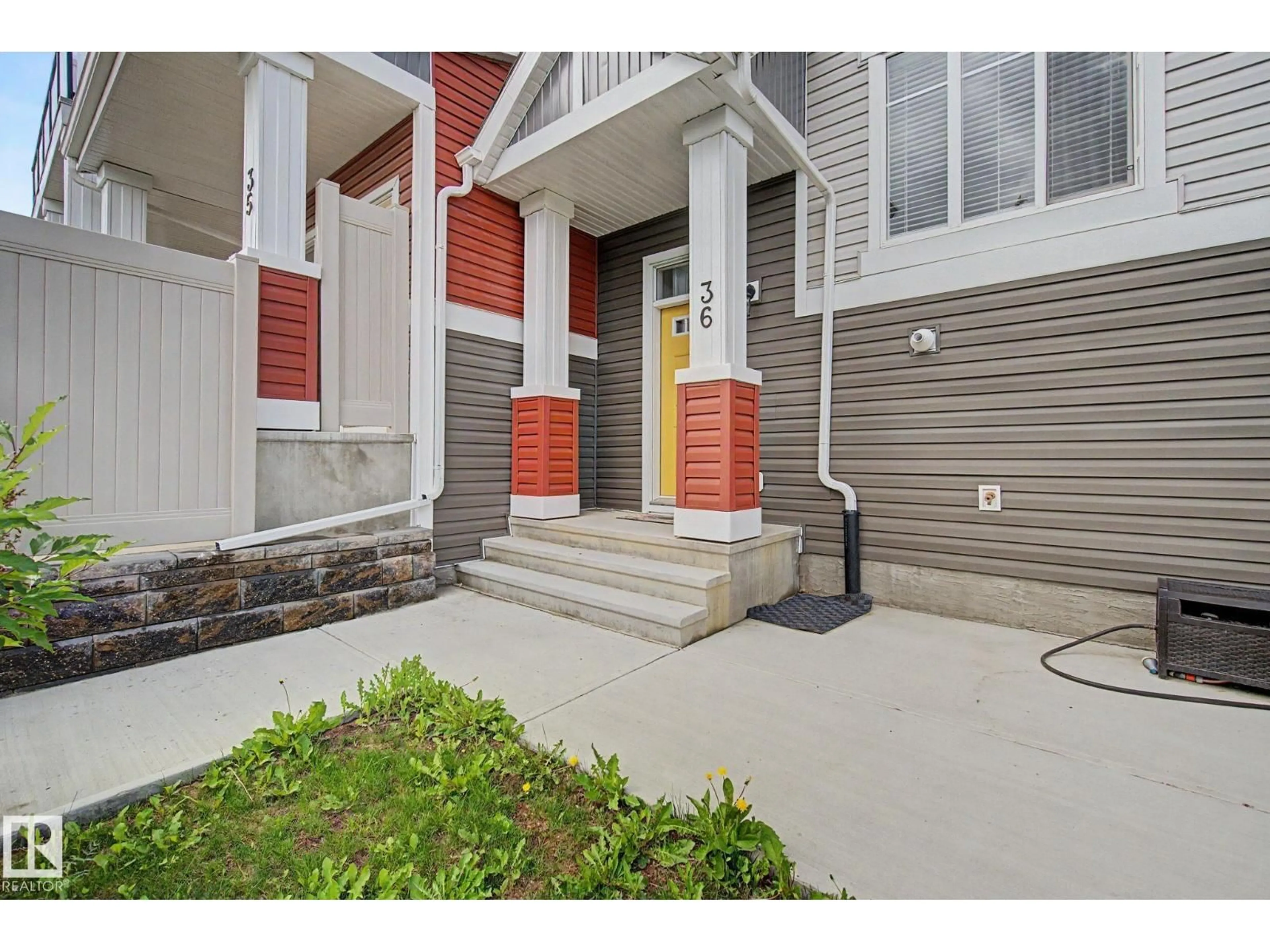Indoor entryway for #36 - 2905 141 ST, Edmonton Alberta T6W3M4