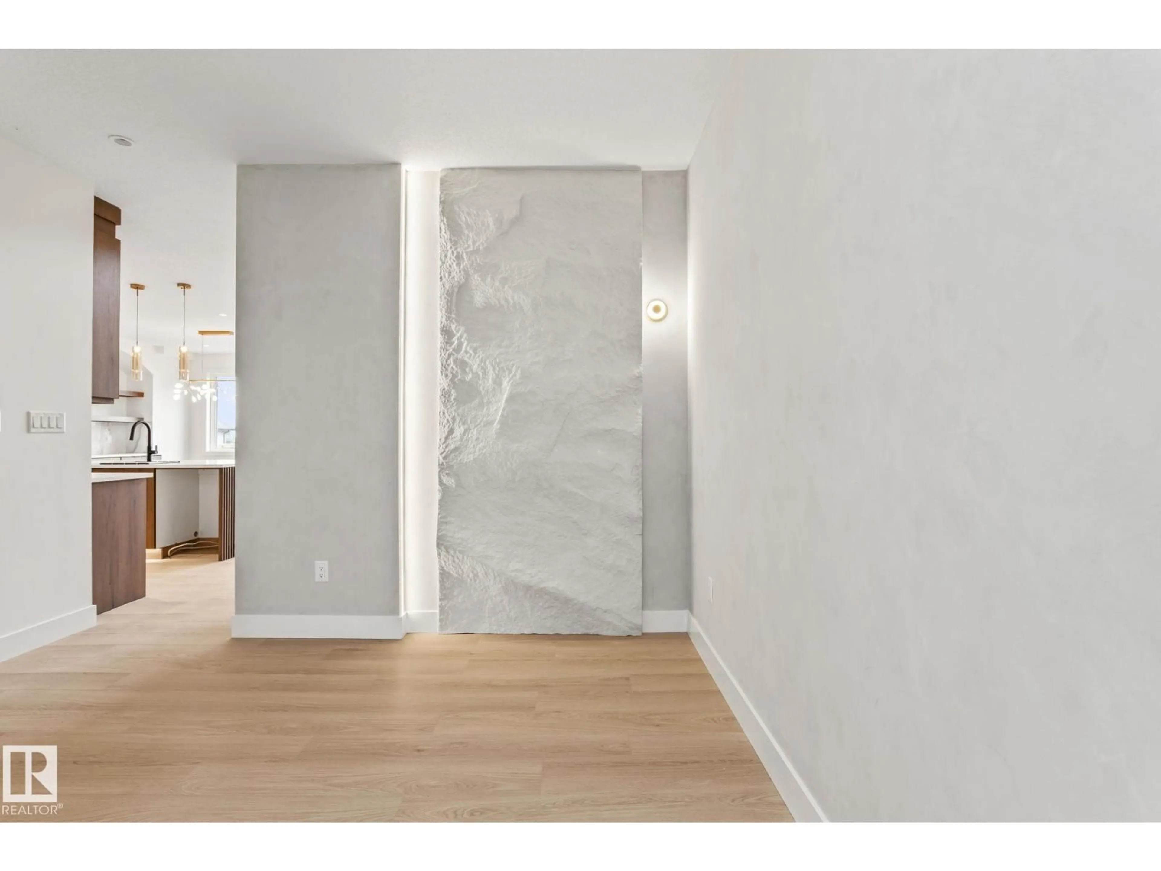 Indoor entryway for NW - 13111 187 AV, Edmonton Alberta T6V0P4