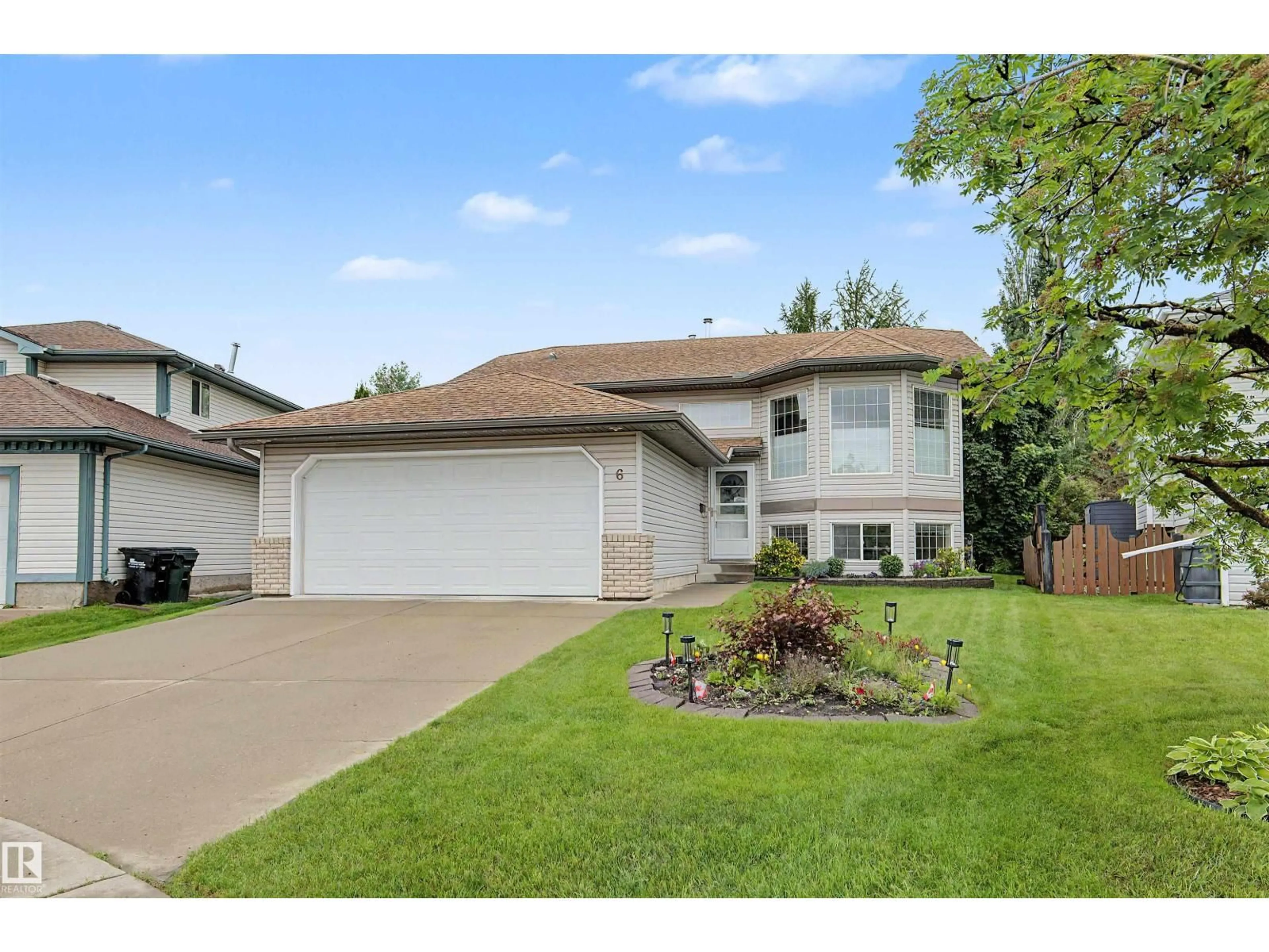 Home with vinyl exterior material, street for 6 CHANCERY WY, Sherwood Park Alberta T8H1Y3