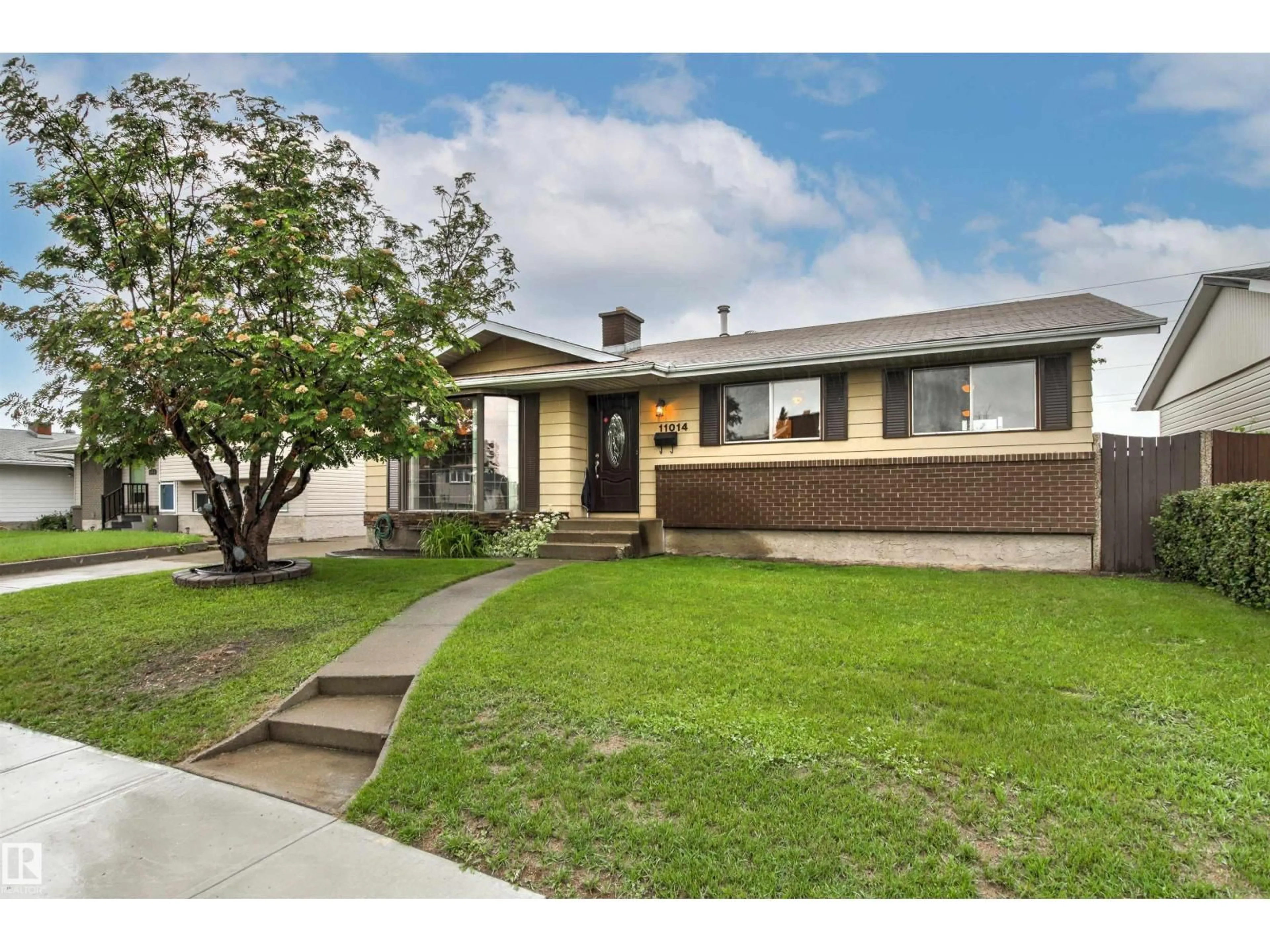 Unknown for 11014 163A AV, Edmonton Alberta T5X2A5