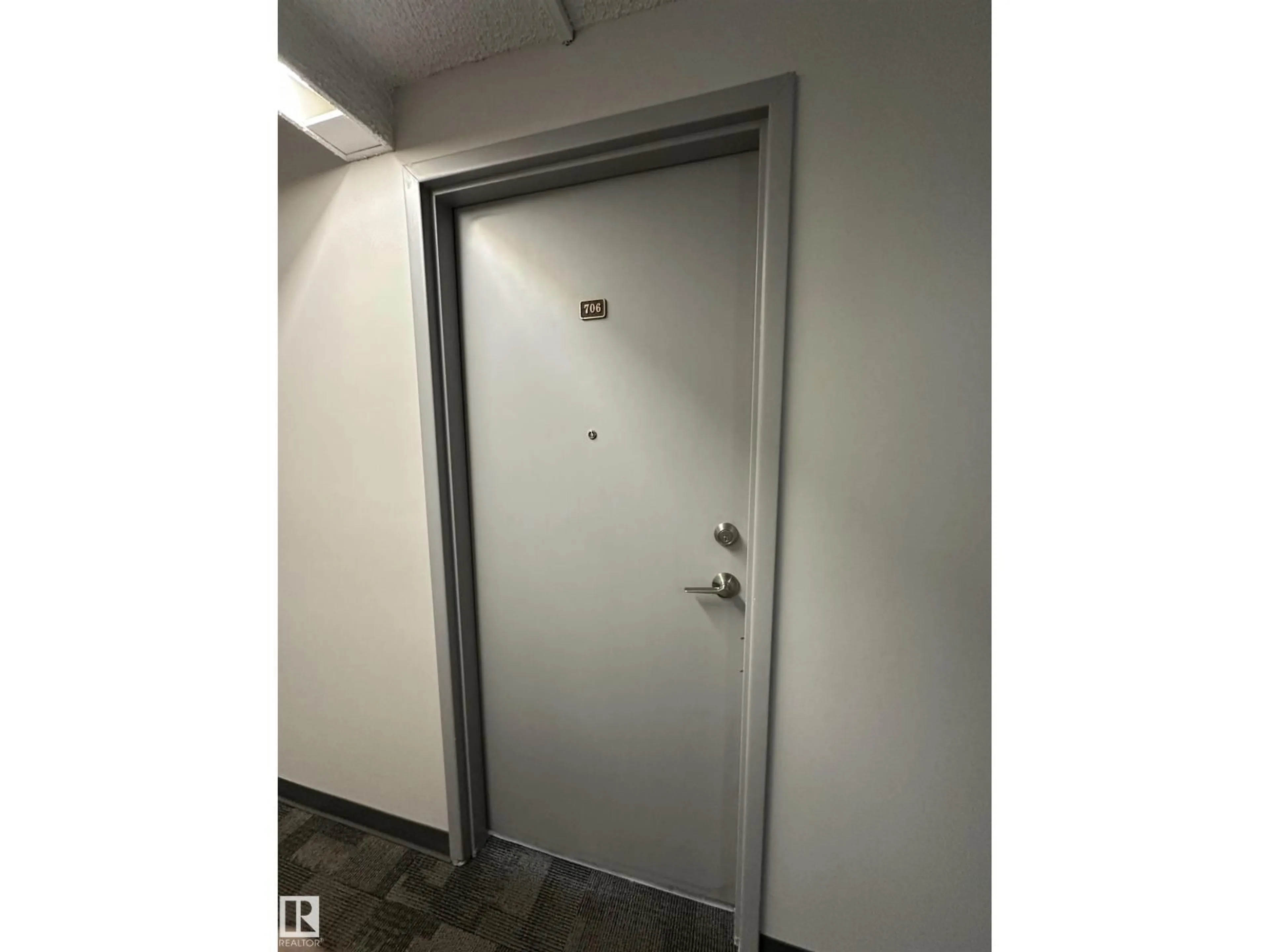 A pic of a room for 706 - 10145 109 ST NW, Edmonton Alberta T5J3M5