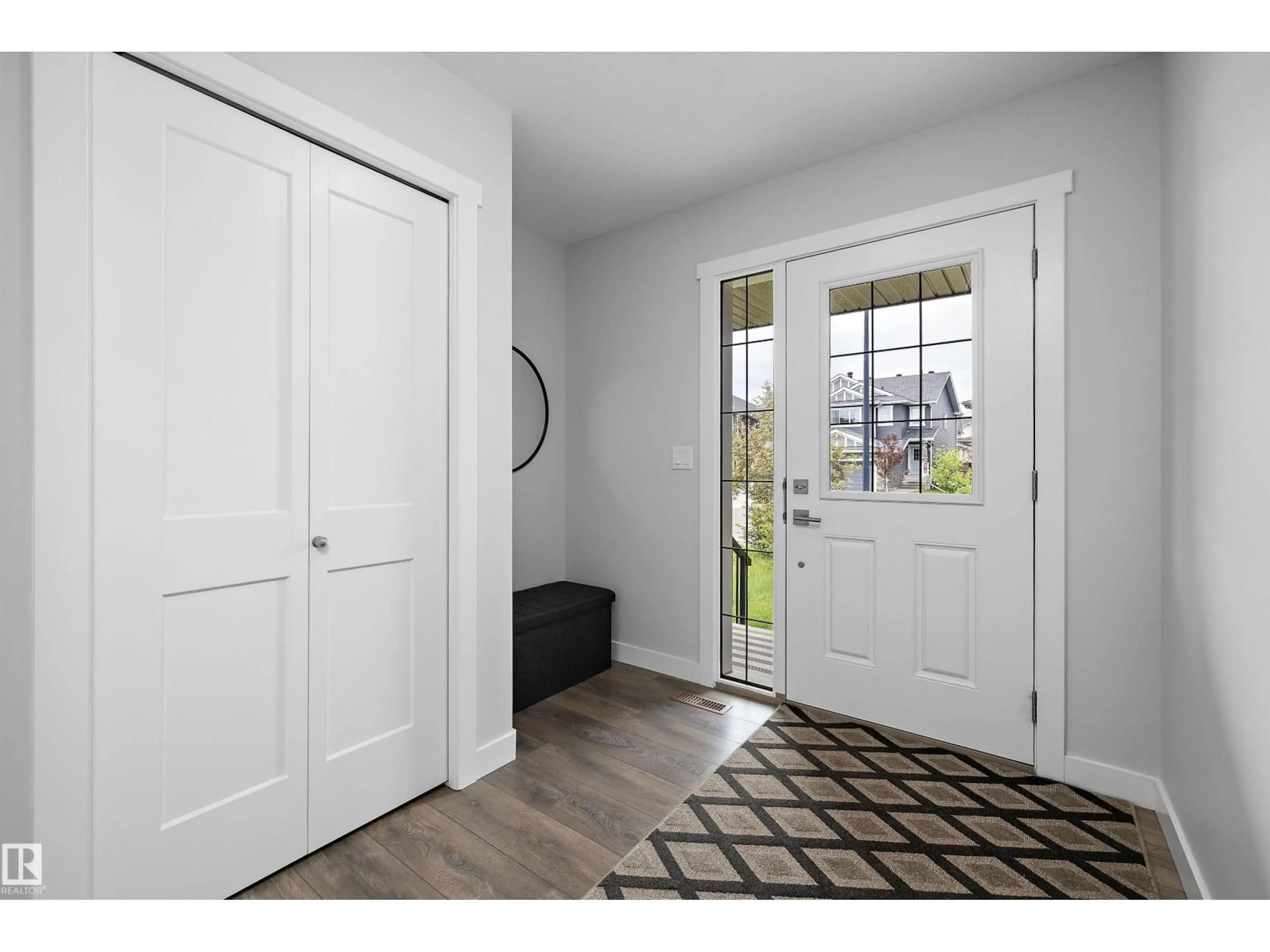 Indoor entryway for 20 PRAIRIE GA, Spruce Grove Alberta T7X0W8