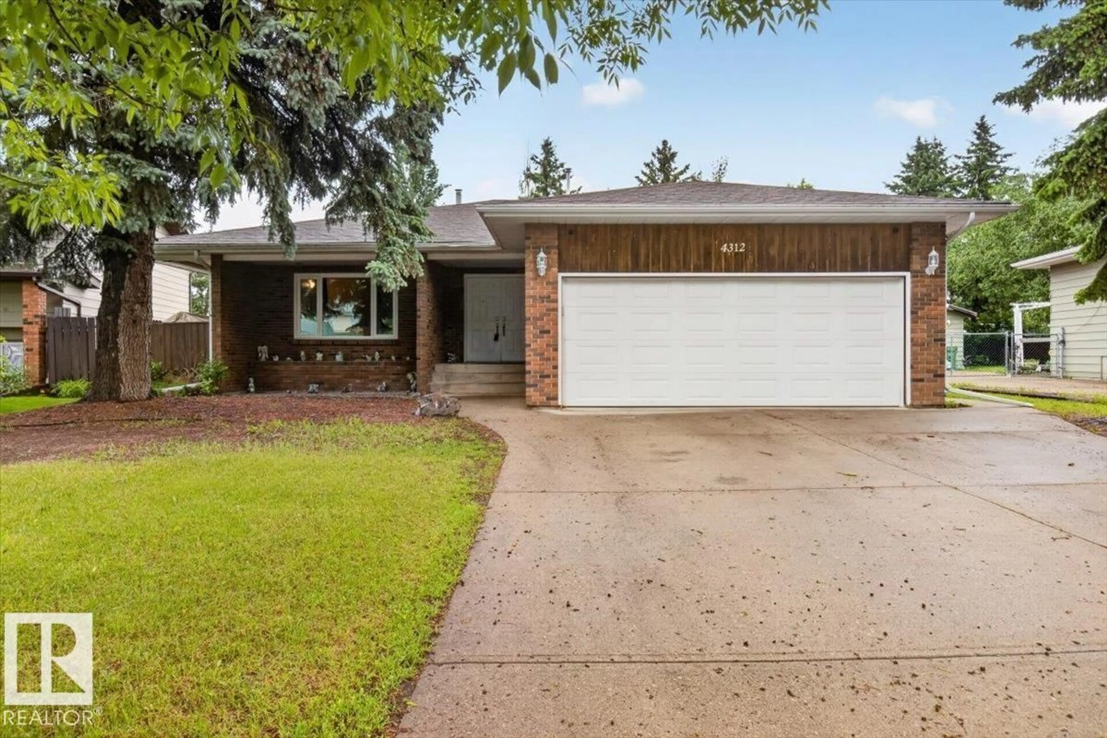 Home with vinyl exterior material, street for 4312 43A AV, Leduc Alberta T9E4T3