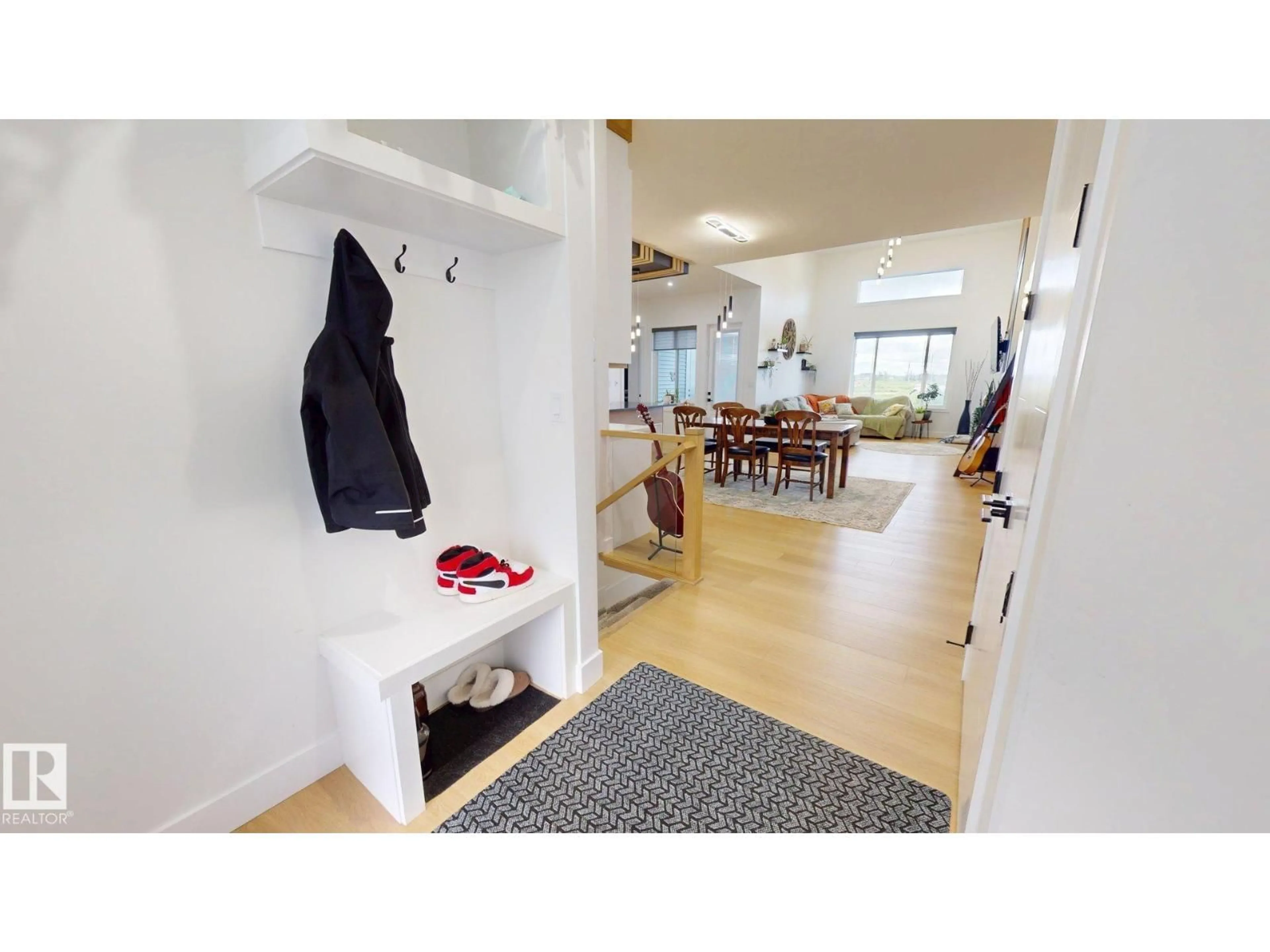 Indoor entryway for 19 ELWYCK GA, Spruce Grove Alberta T7X0Z2