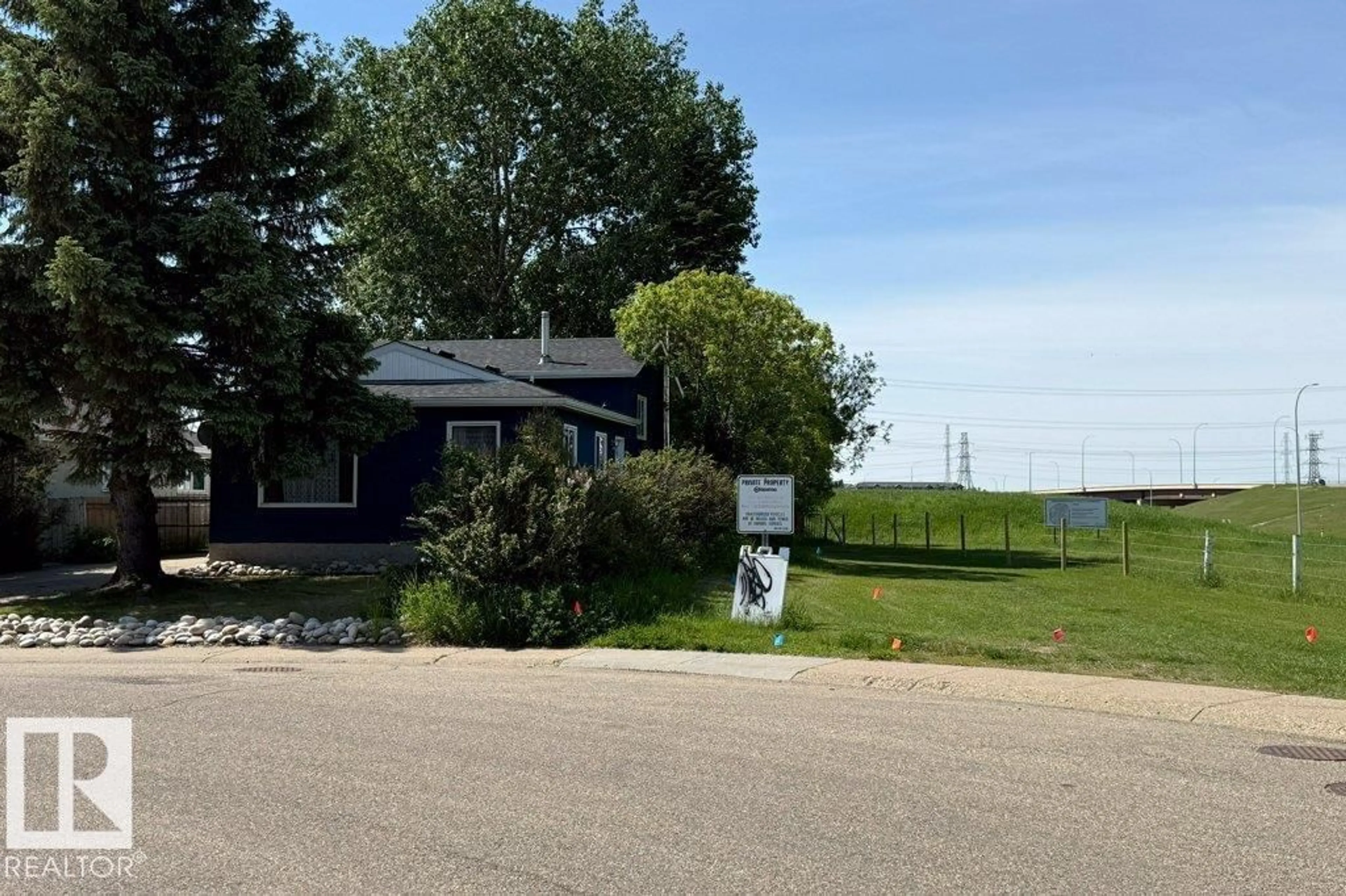 Unknown for 4823 10 AV, Edmonton Alberta T6L4S2