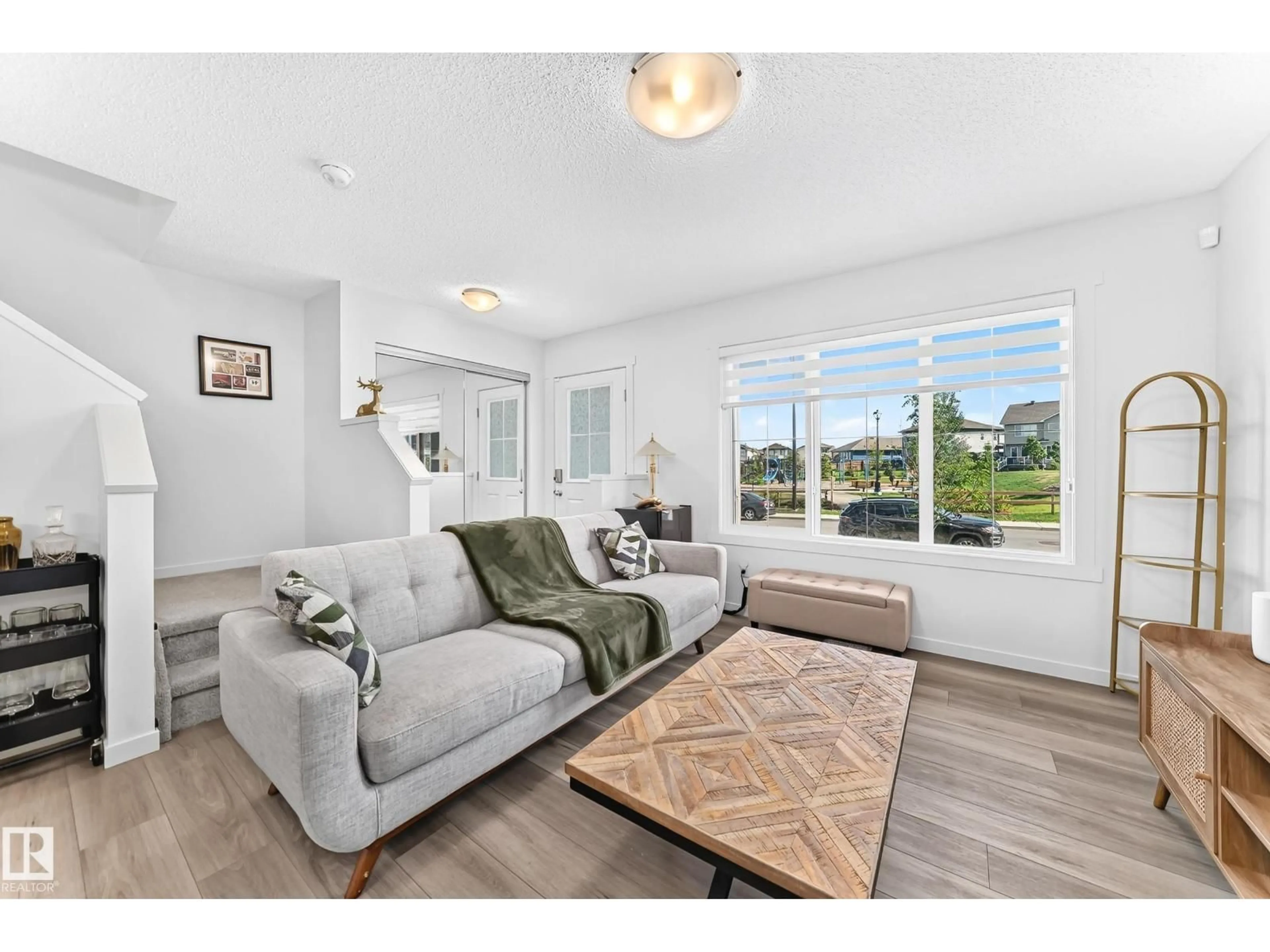 Living room with furniture, unknown for 66 SIGNET RD, Sherwood Park Alberta T8H2Y3