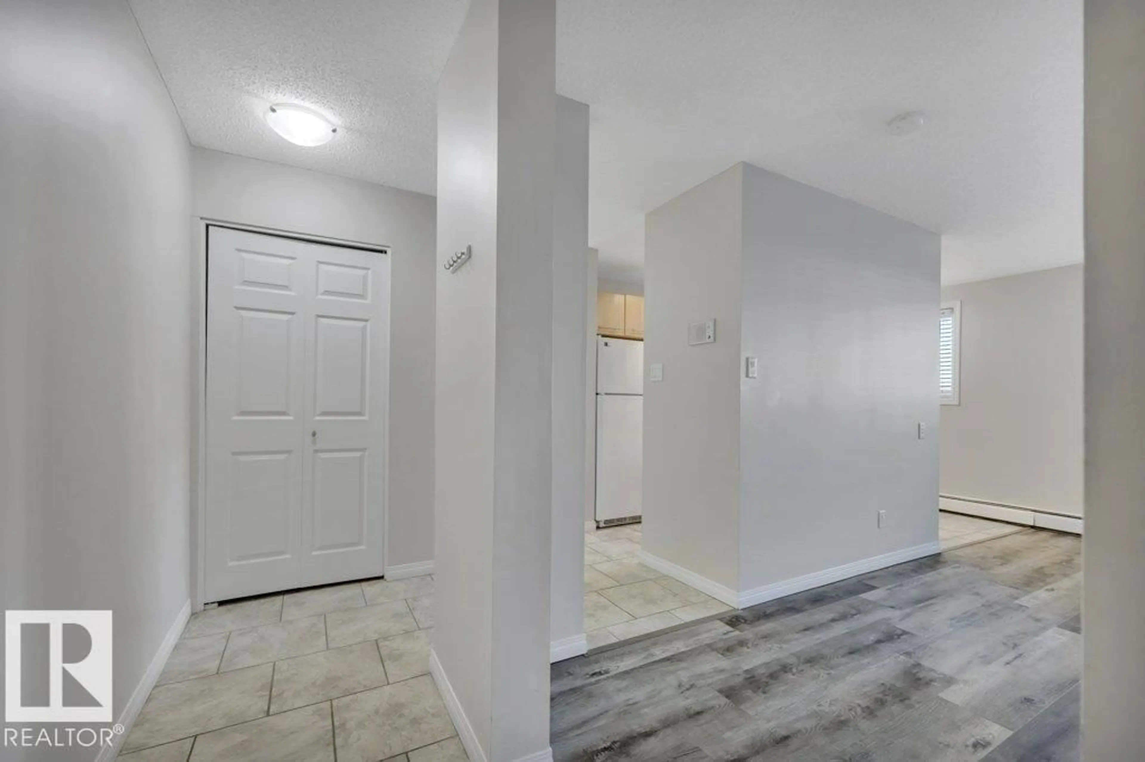 Indoor entryway for #105 - 10149 83 AV, Edmonton Alberta T6E2C5