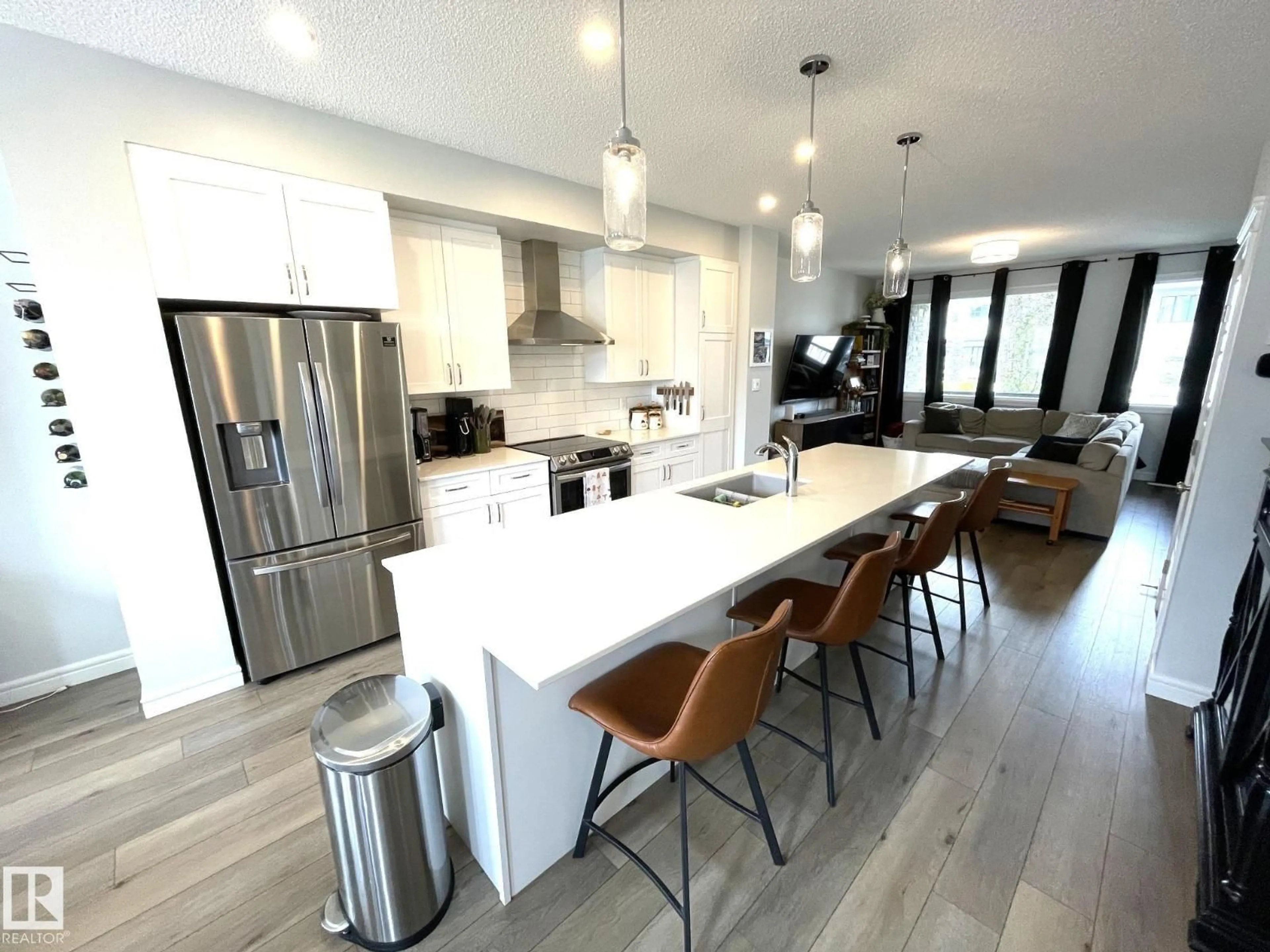 Open concept kitchen, unknown for 19227 27 AV, Edmonton Alberta T6M1L1