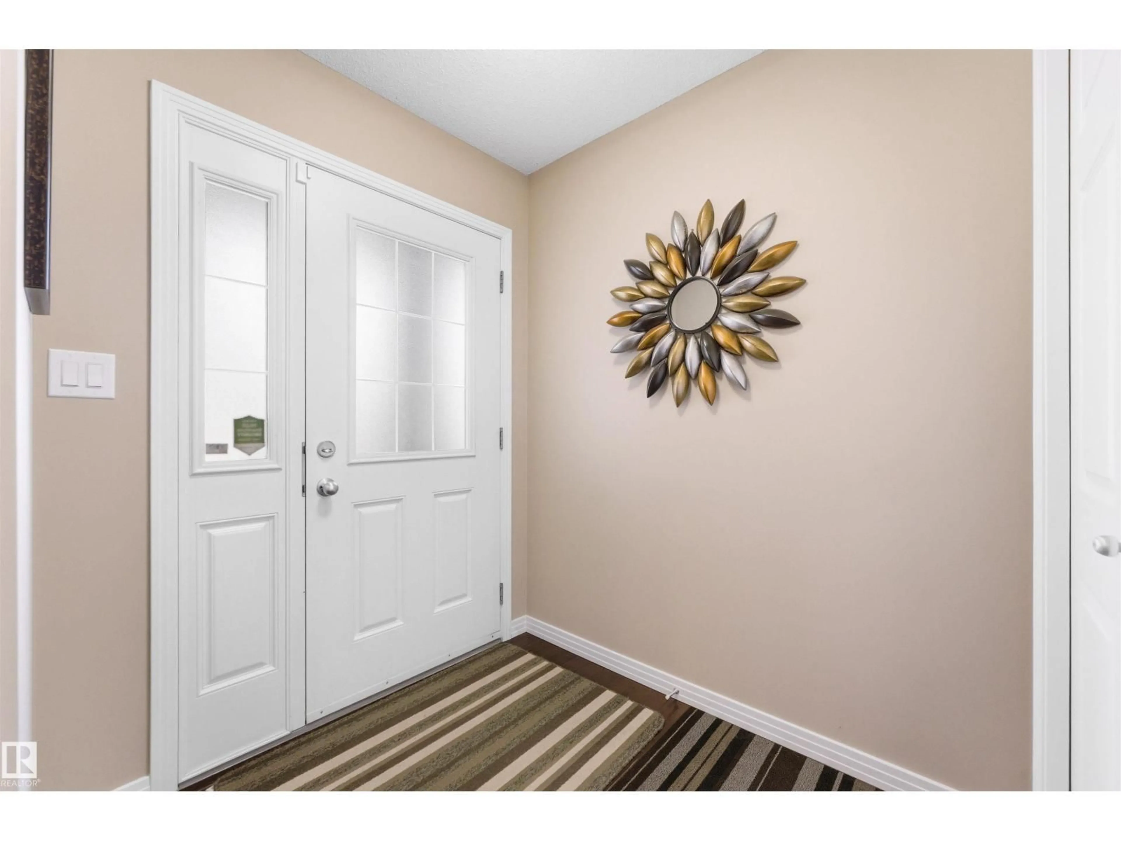 Indoor entryway for 3039 HARVEY CR, Edmonton Alberta T6M0N2
