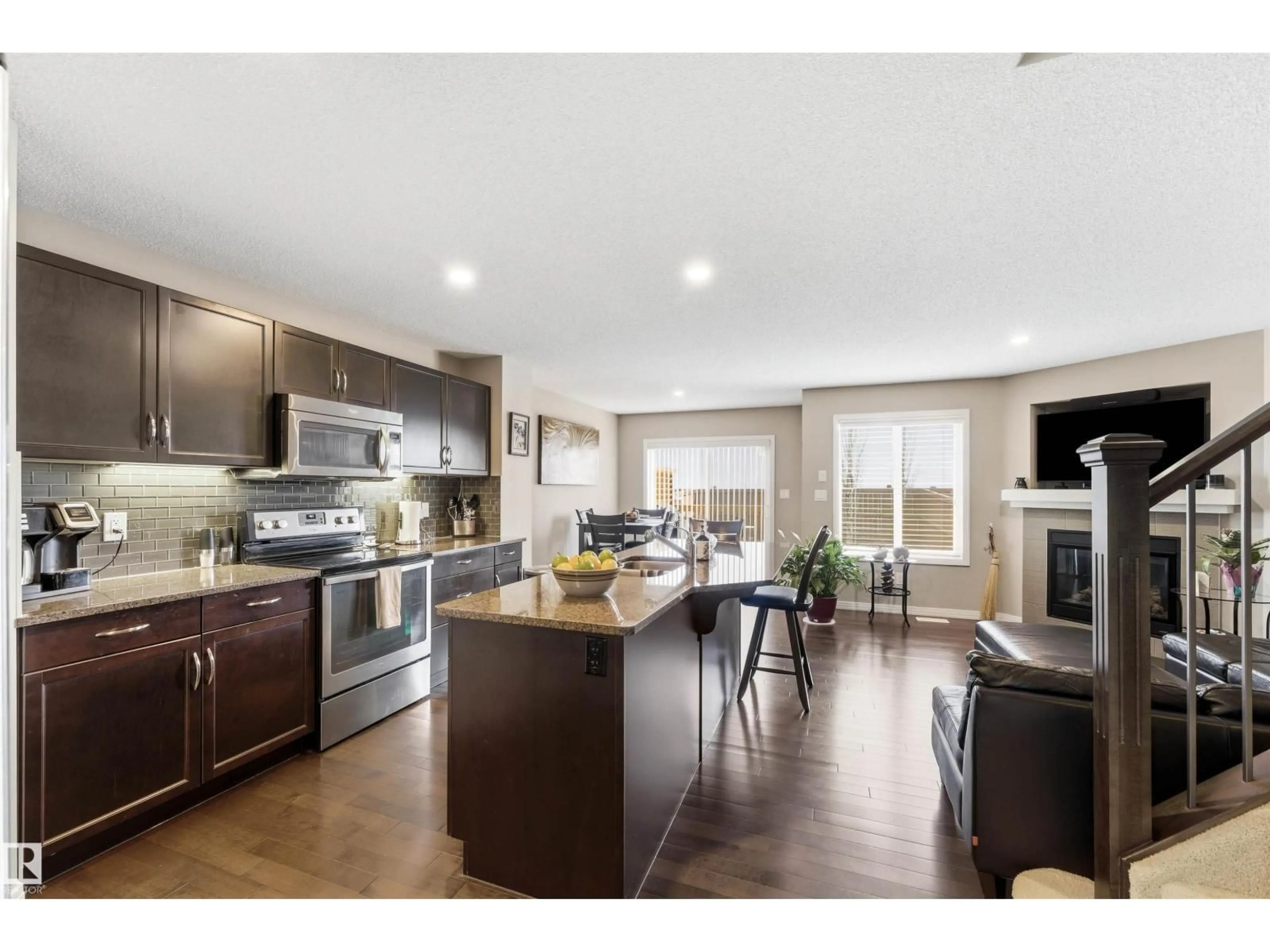 Open concept kitchen, unknown for 3039 HARVEY CR, Edmonton Alberta T6M0N2