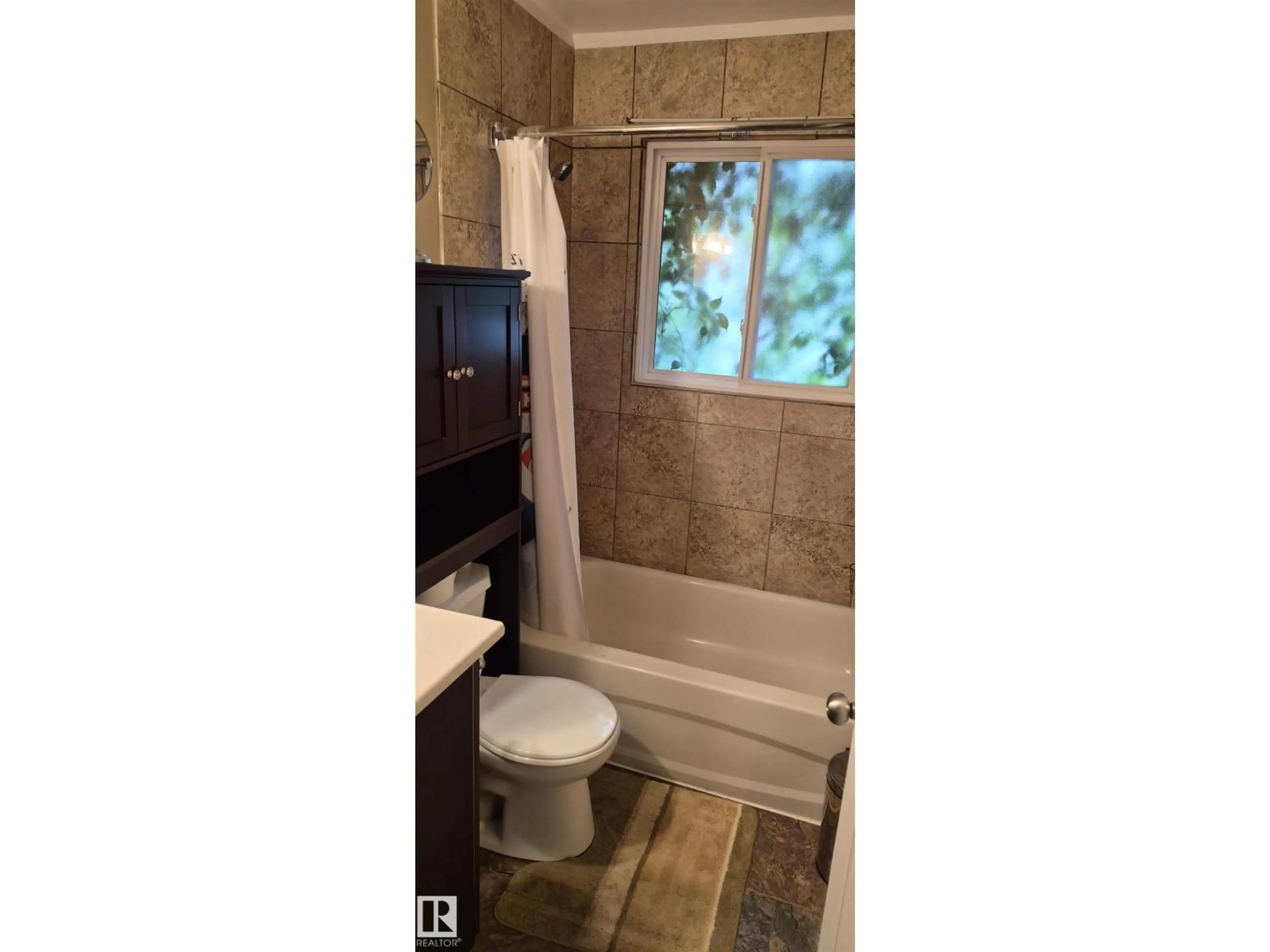 Standard bathroom, ceramic/tile floor for 10523 105 ST, Westlock Alberta T7P1M3
