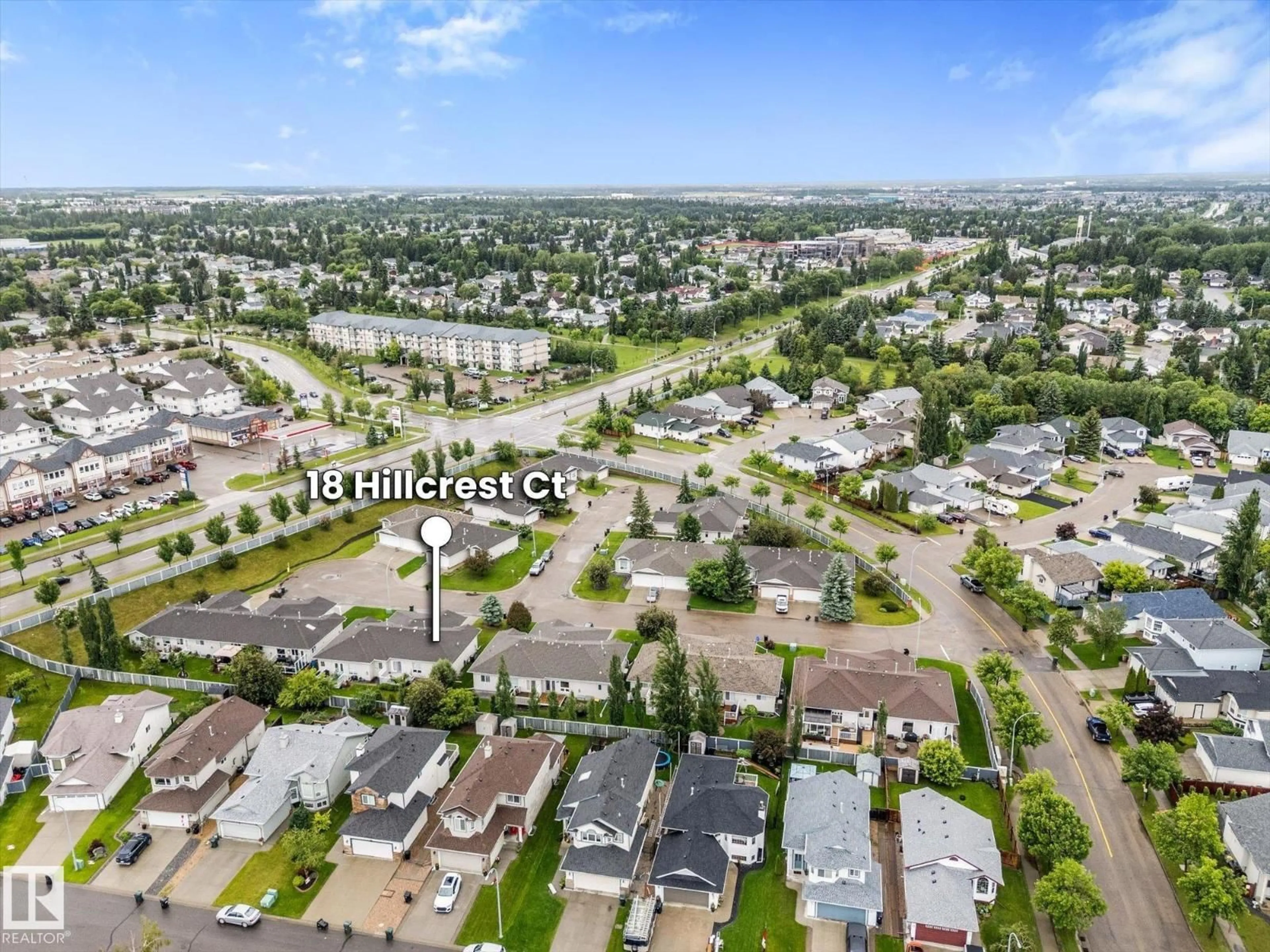 A pic from outside/outdoor area/front of a property/back of a property/a pic from drone, street for 18 HILLCREST CO, Spruce Grove Alberta T7X4A8