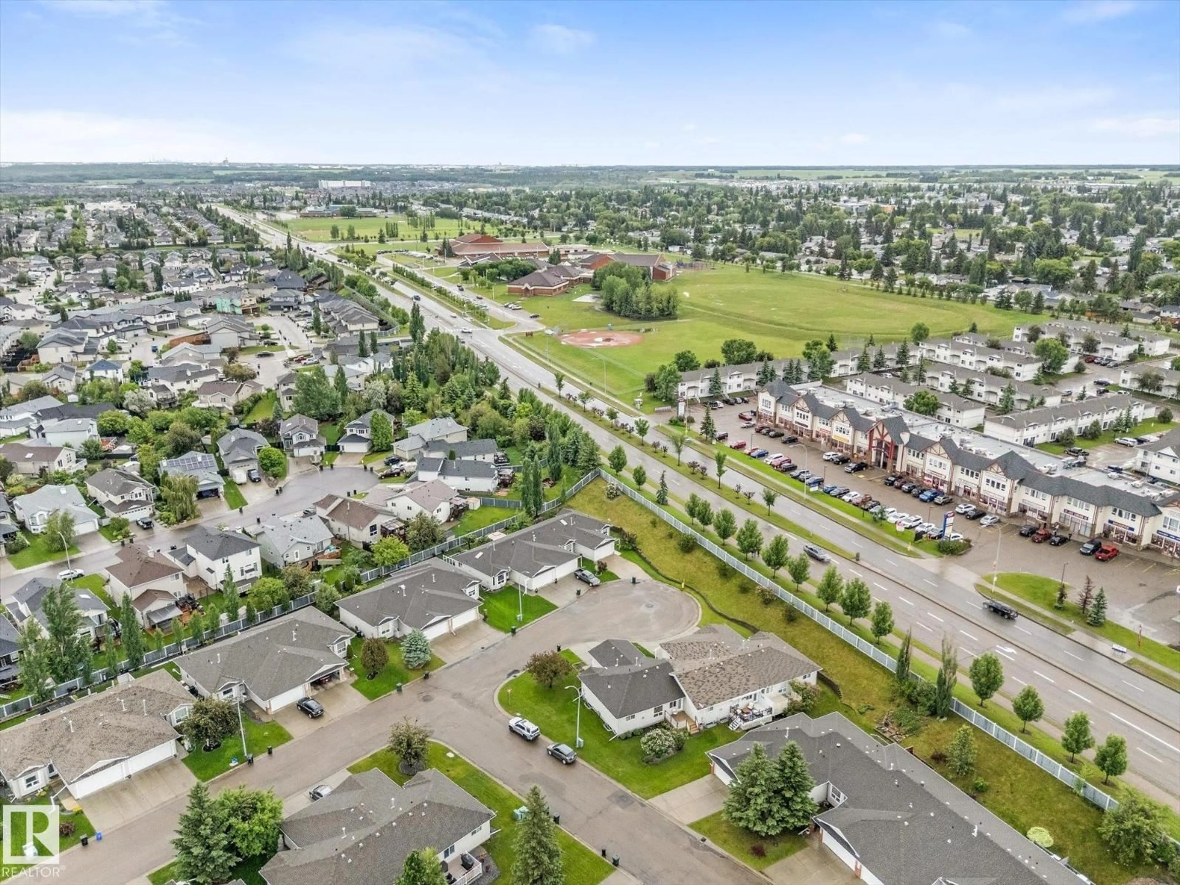 A pic from outside/outdoor area/front of a property/back of a property/a pic from drone, street for 18 HILLCREST CO, Spruce Grove Alberta T7X4A8